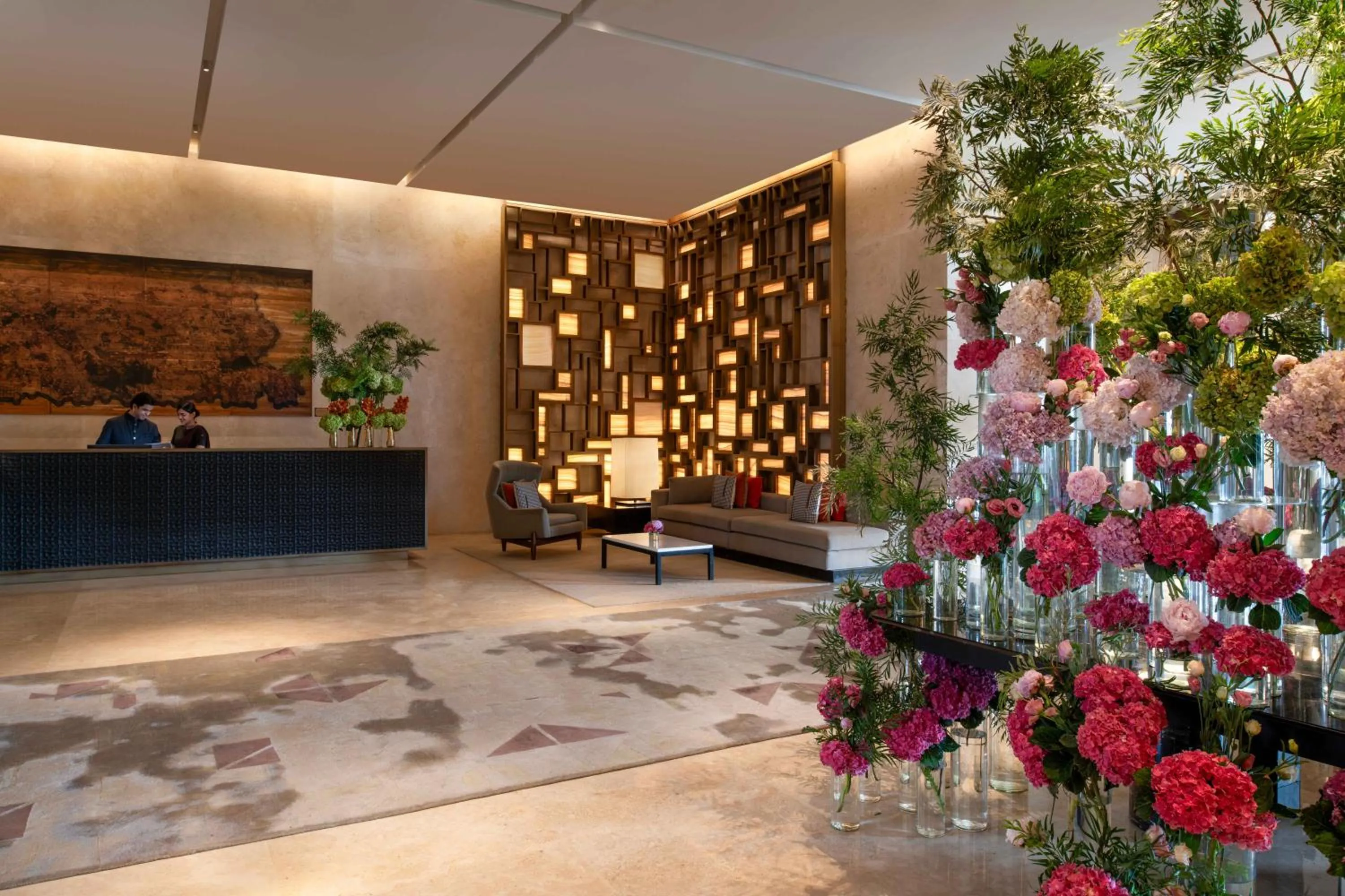 Lobby or reception in Four Seasons Hotel Bengaluru at Embassy ONE