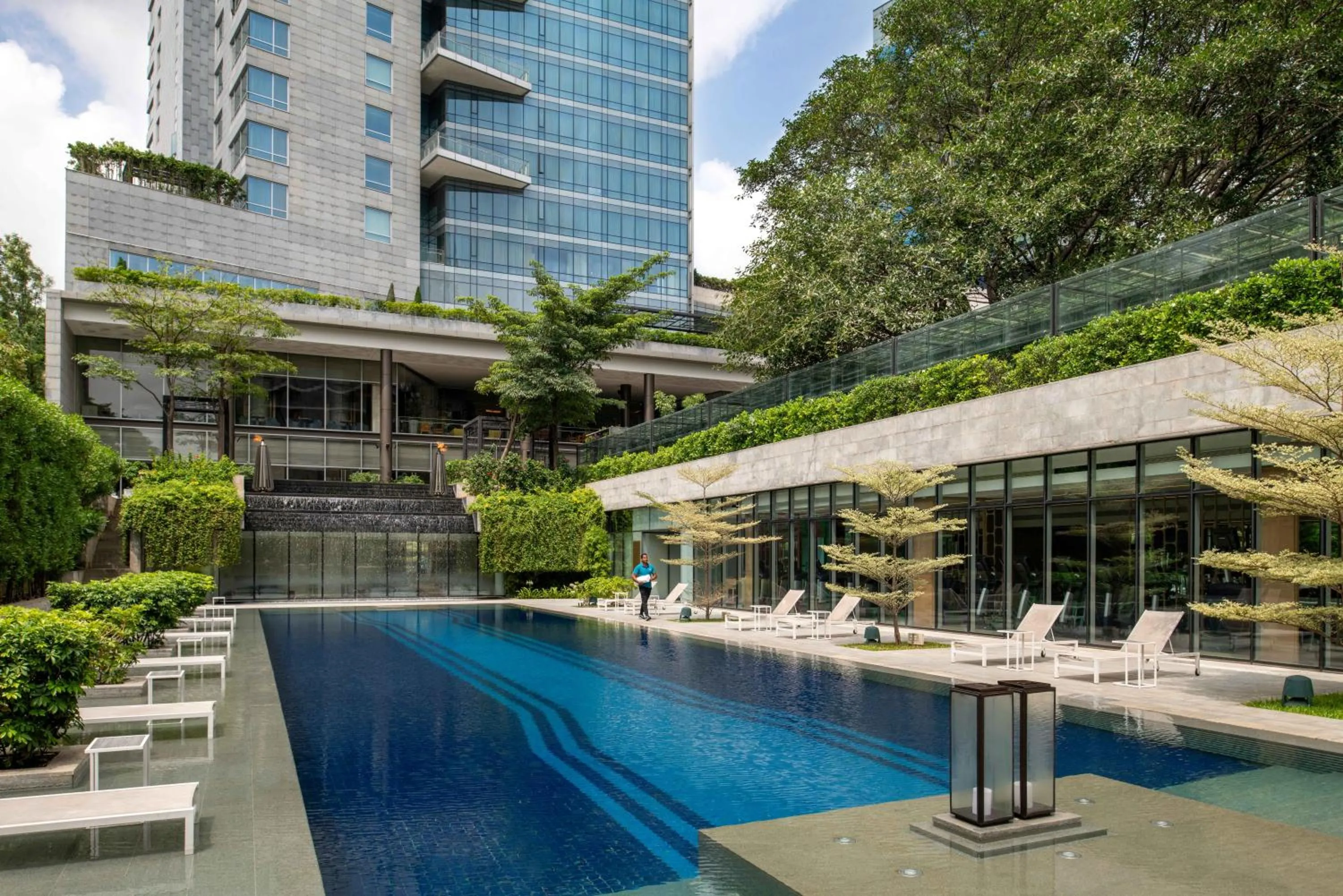 Swimming pool in Four Seasons Hotel Bengaluru at Embassy ONE