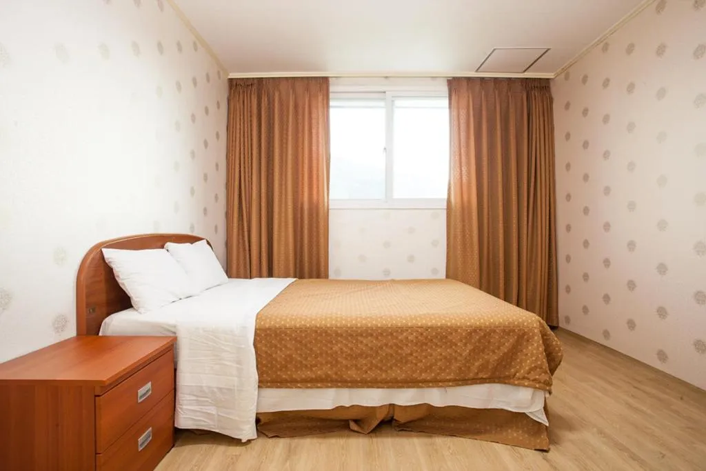 Bed in Muju Ilsung Condo