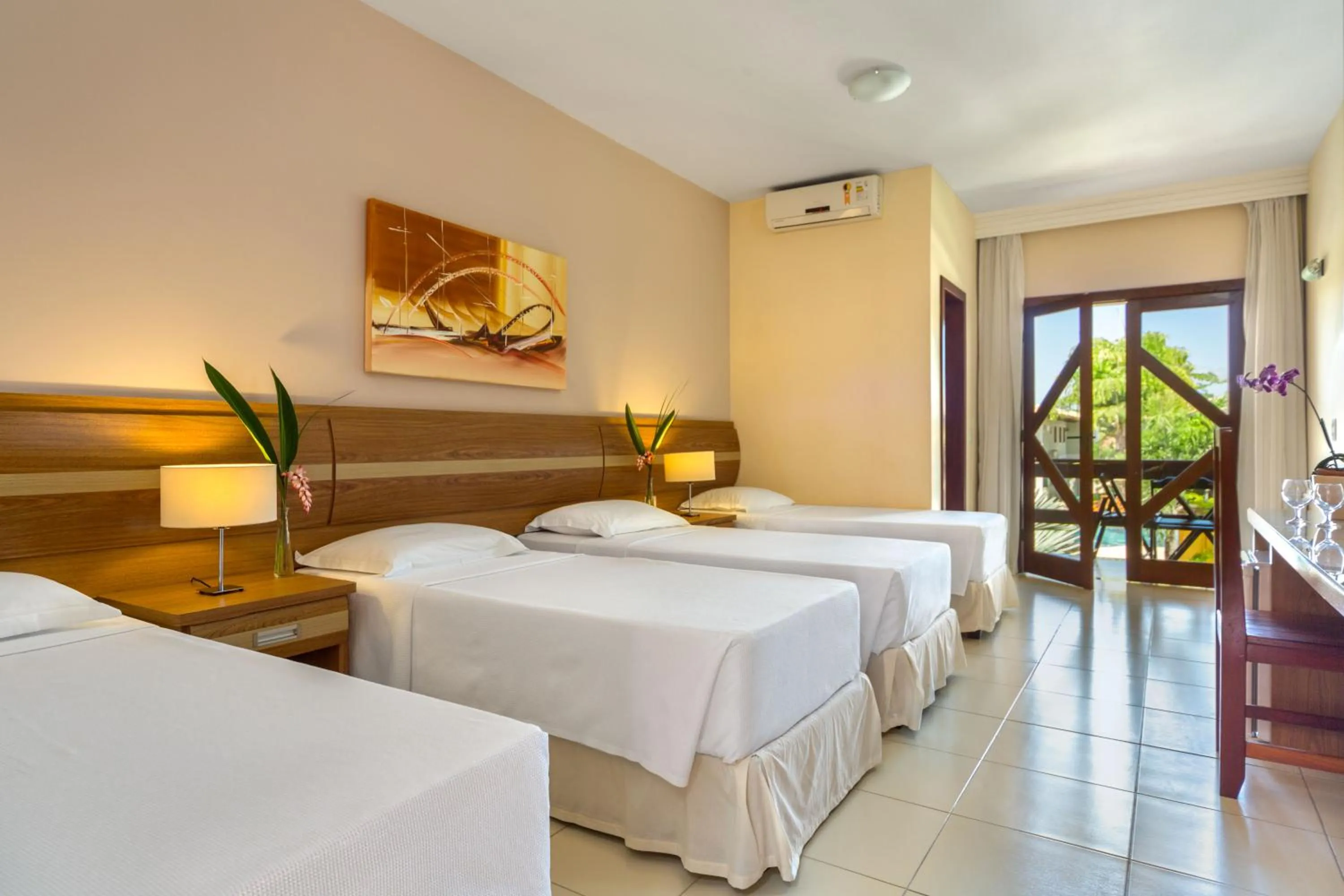 Pool view, Bed in Vitoria Regia Praia Hotel