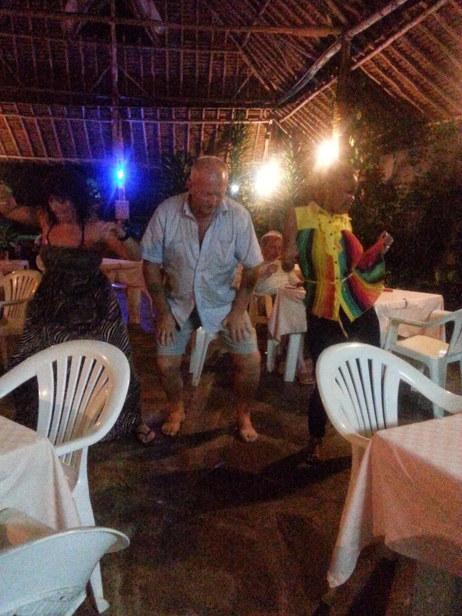 Restaurant/places to eat in Nightingale Apartments Hotel Mombasa