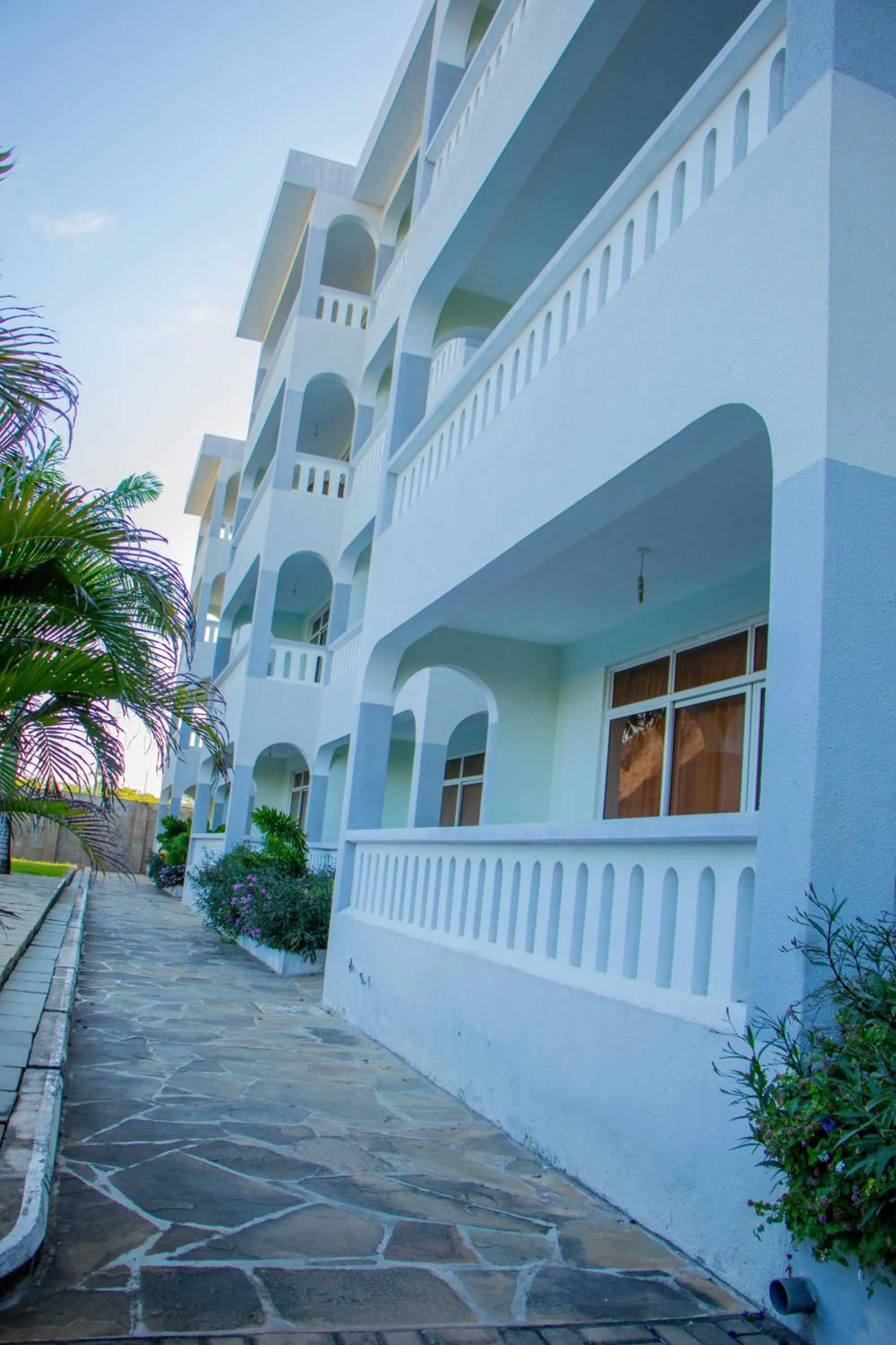 Inner courtyard view in Nightingale Apartments Hotel Mombasa