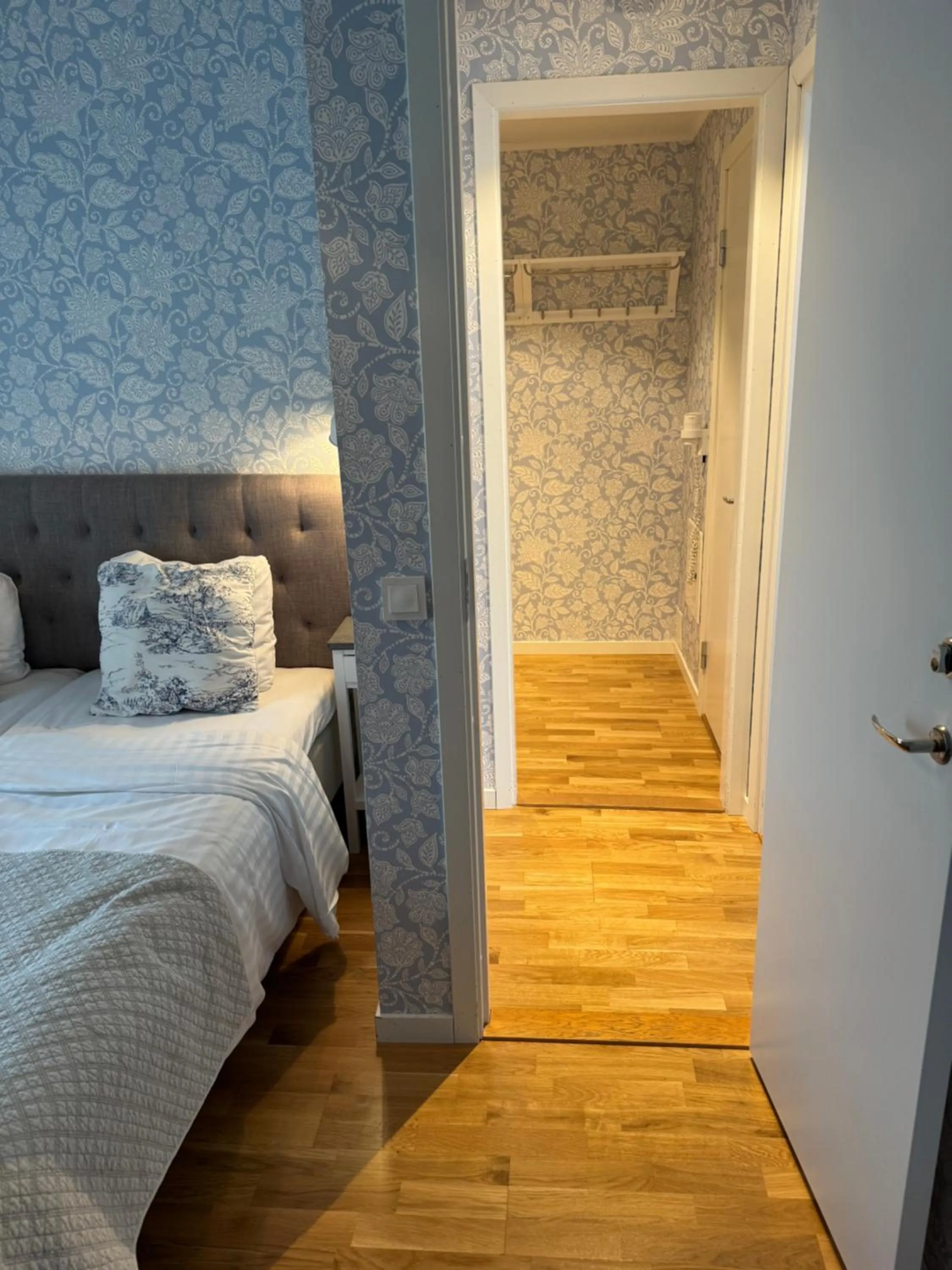 Bed in Nautic Hotell