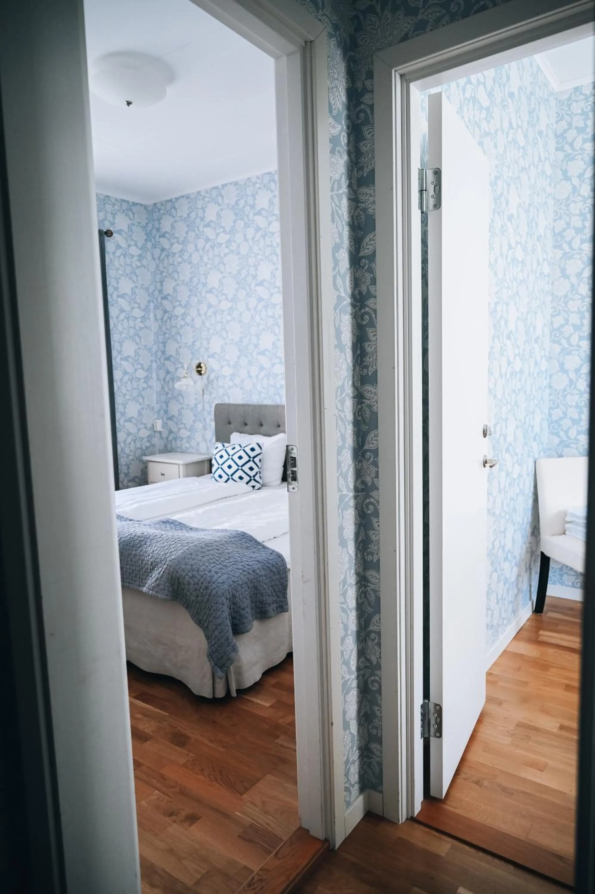 Bed in Nautic Hotell