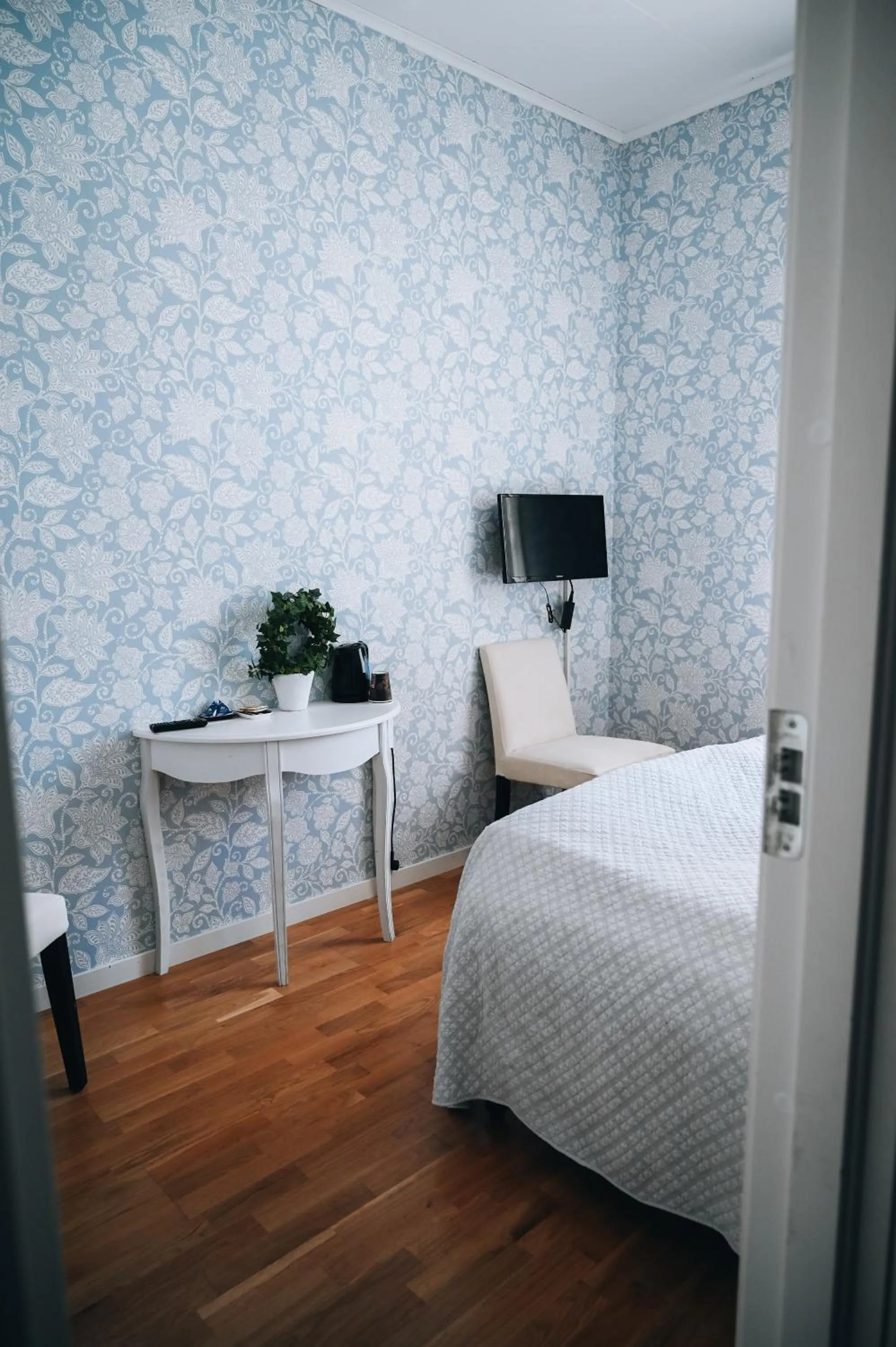 Bed in Nautic Hotell