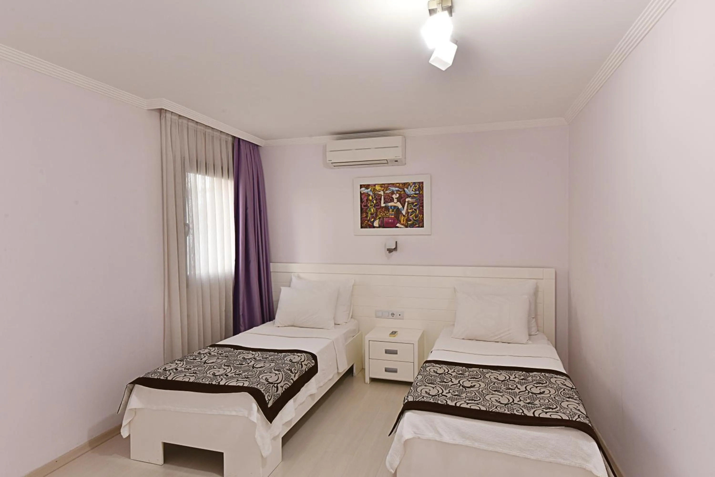 Bedroom, Bed in Royal Palm Residence