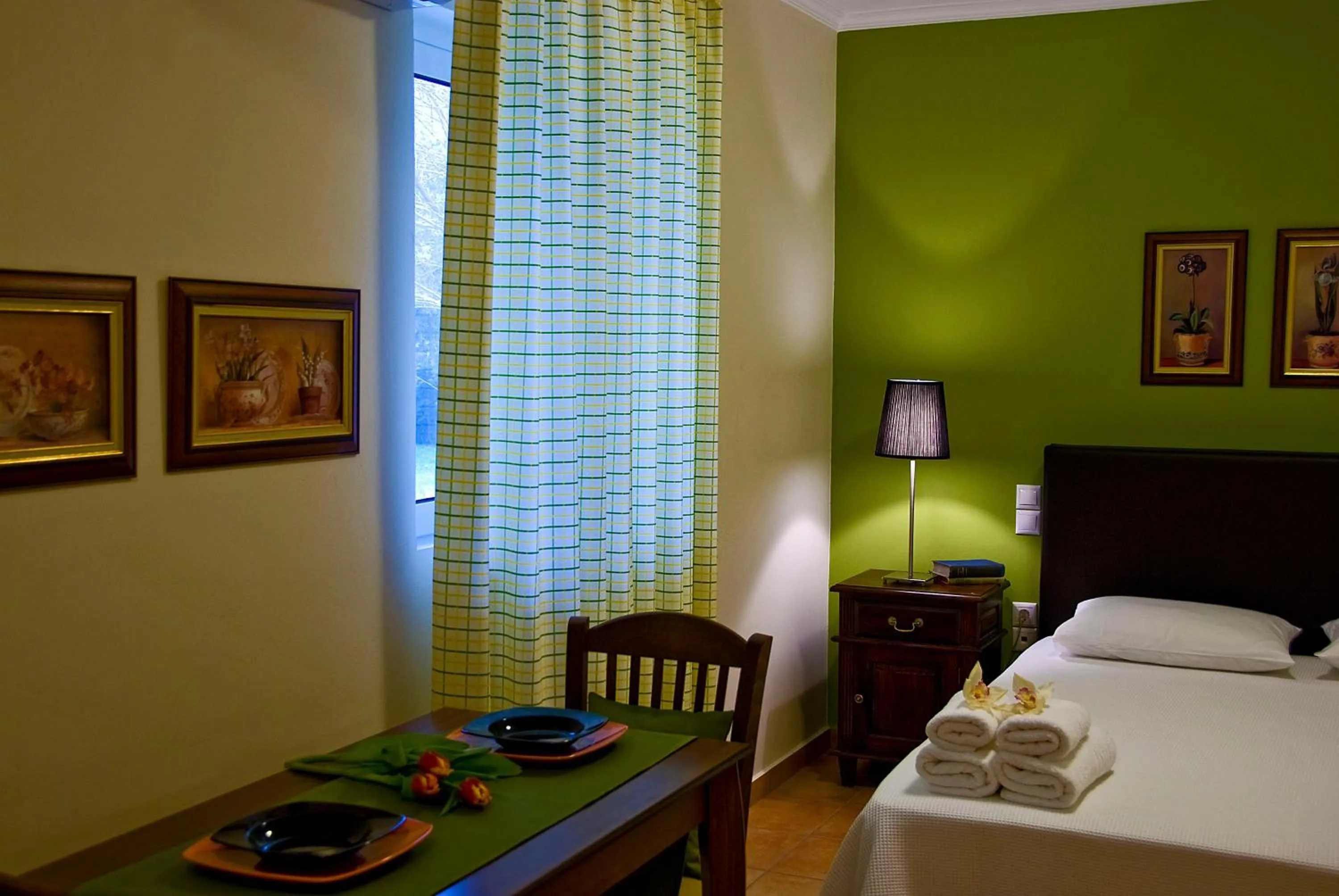 Decorative detail, Bed in Anthias Garden