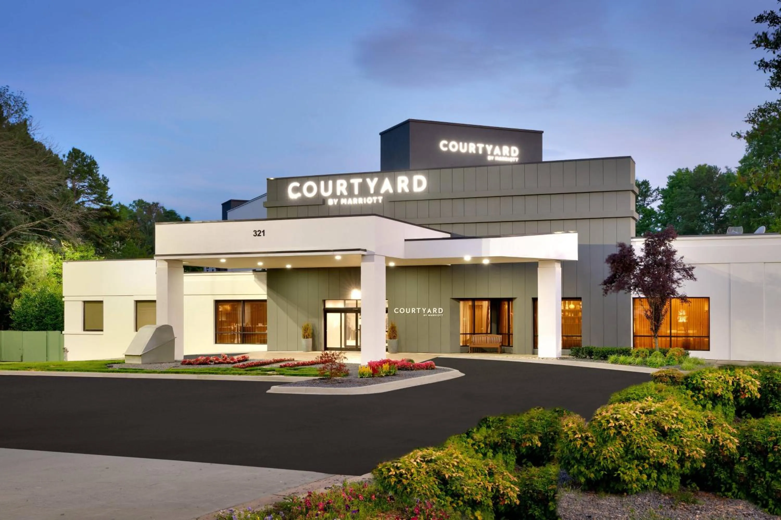 Property building in Courtyard by Marriott Charlotte Airport LoSo