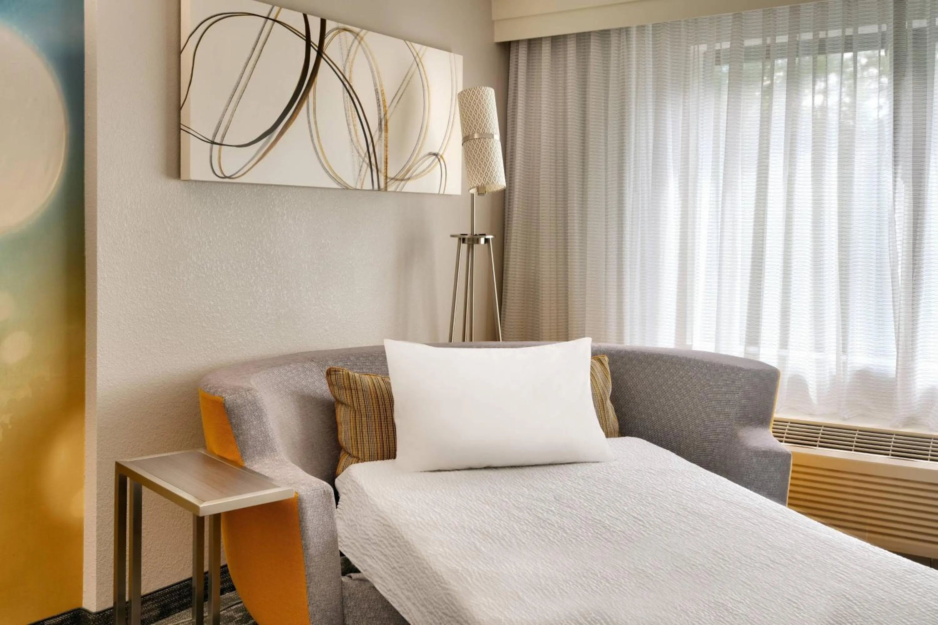 Photo of the whole room, Bed in Courtyard by Marriott Charlotte Airport LoSo