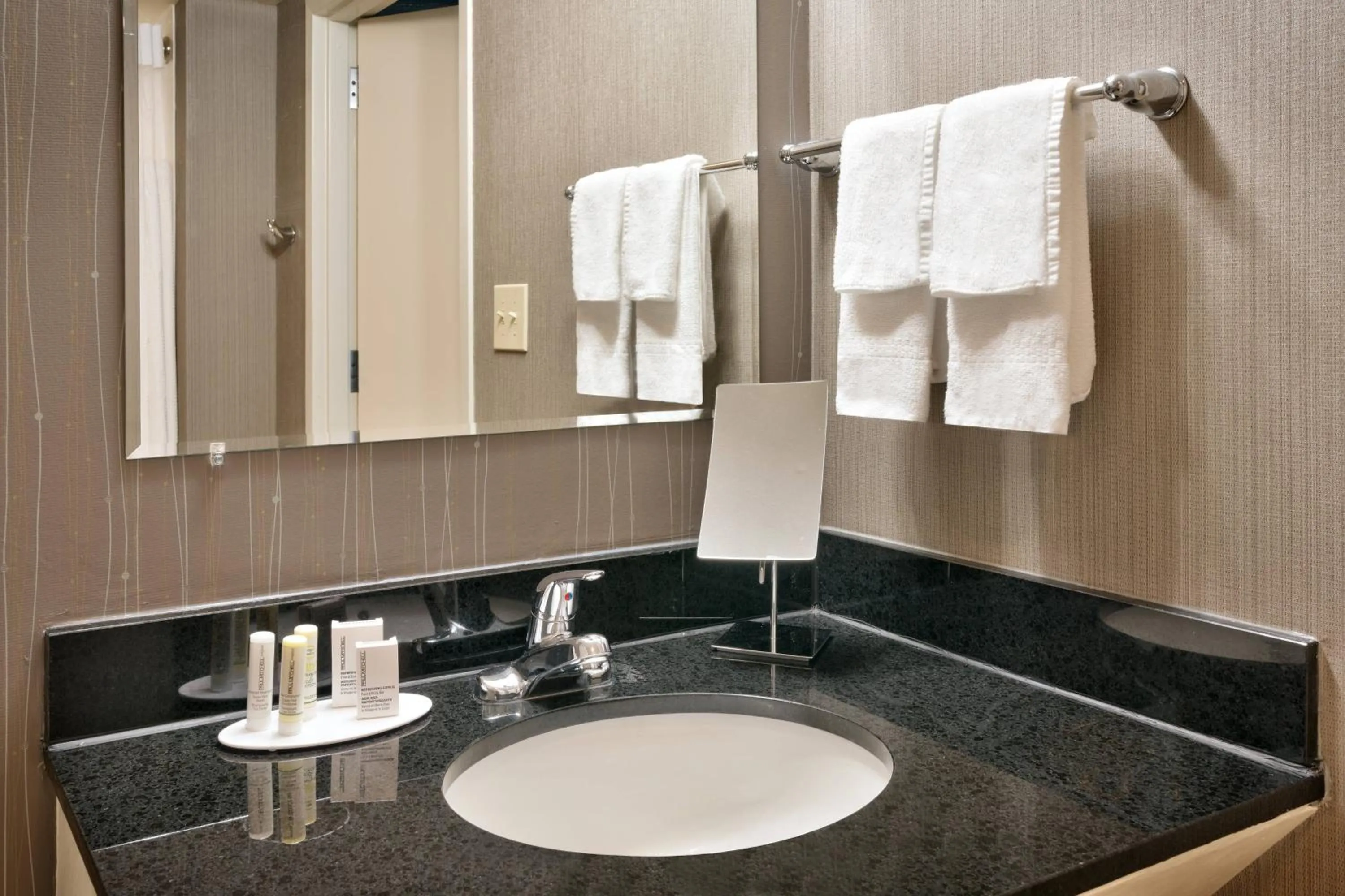 Bathroom in Courtyard by Marriott Charlotte Airport LoSo