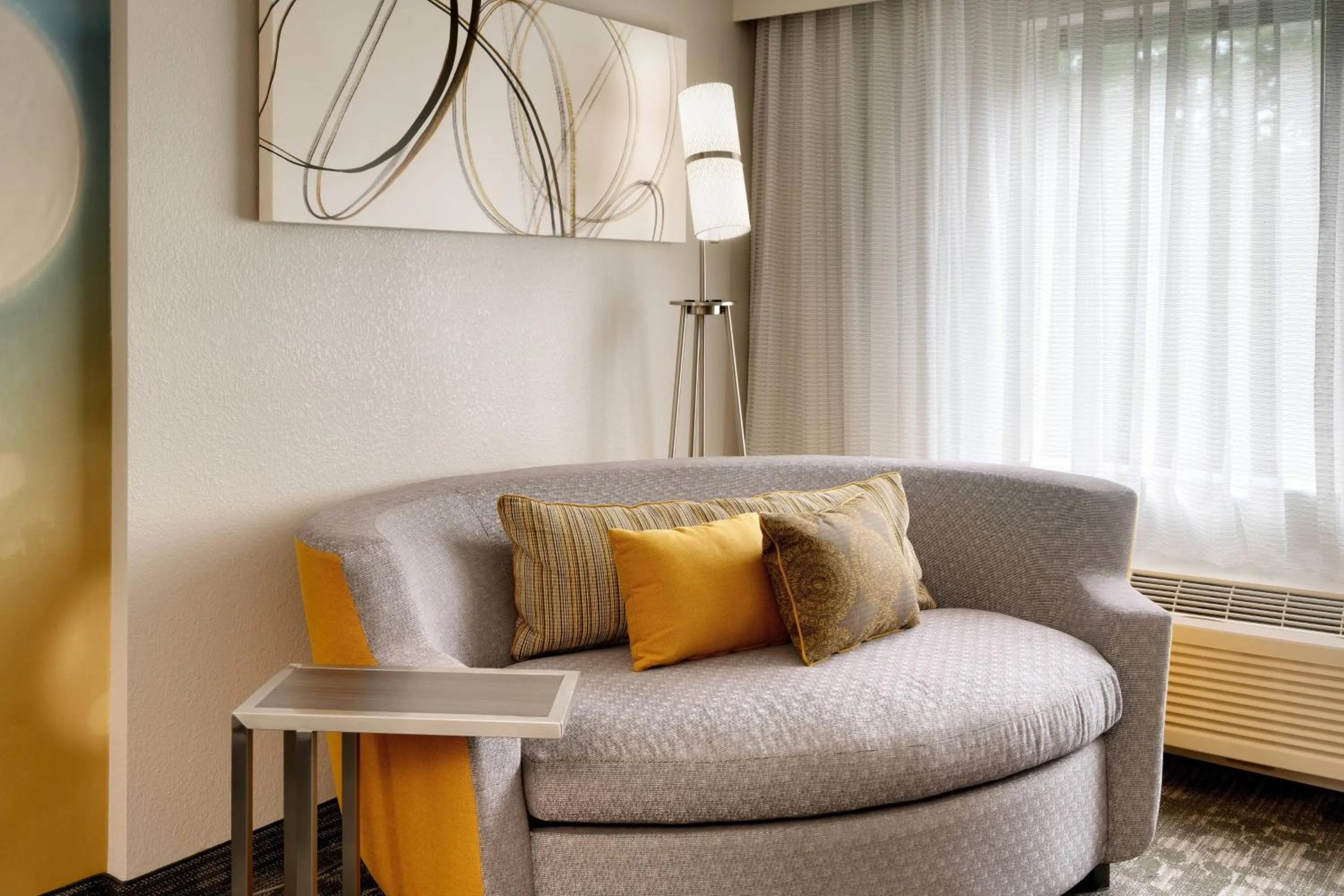 Photo of the whole room in Courtyard by Marriott Charlotte Airport LoSo