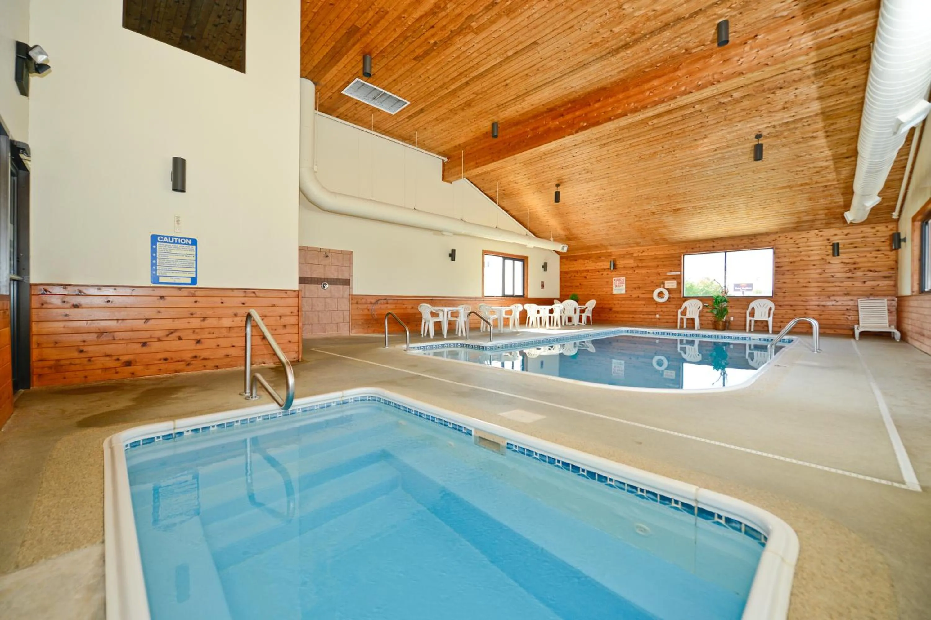 Swimming pool in Days Inn by Wyndham Ozark Springfield