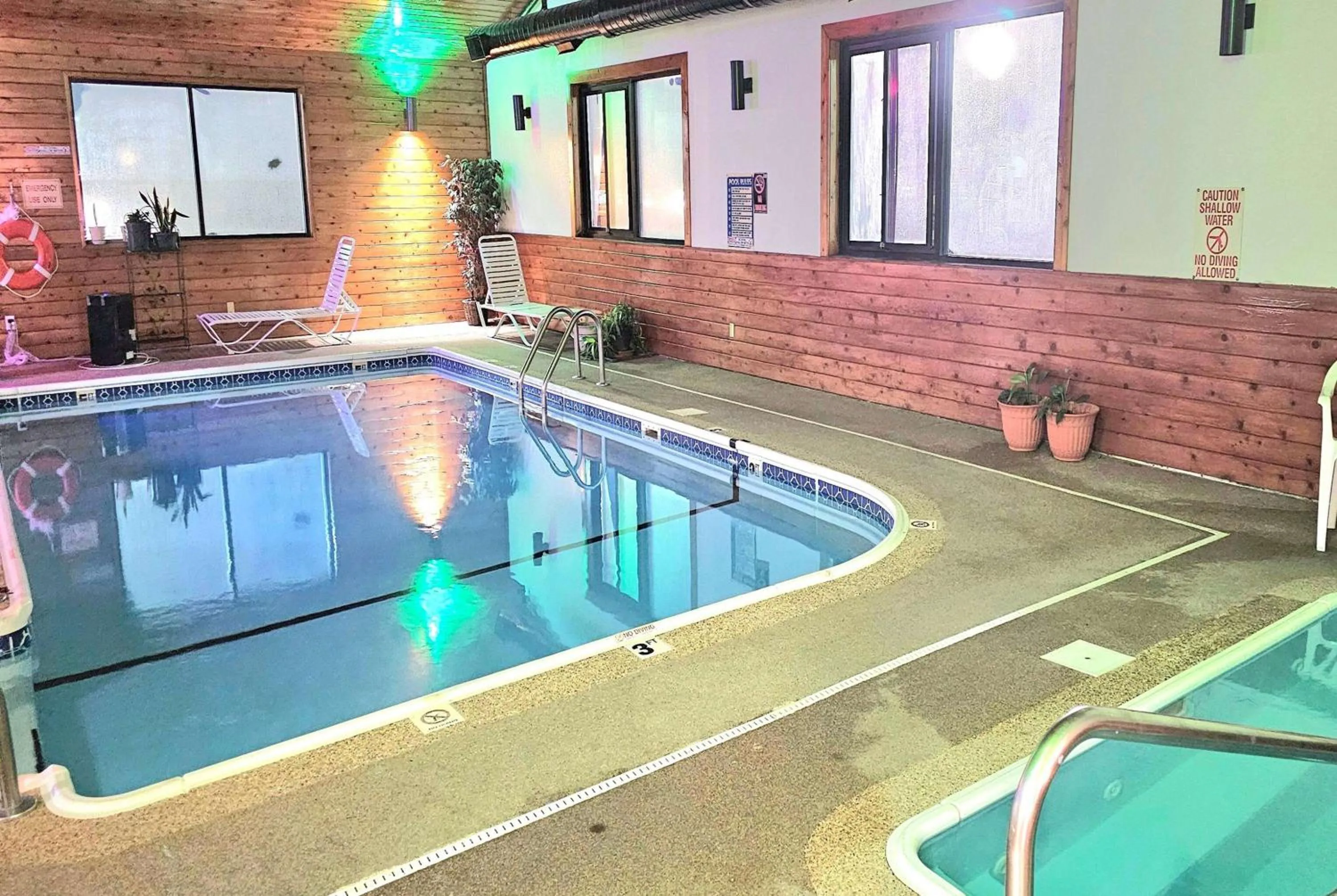 Pool view in Days Inn by Wyndham Ozark Springfield