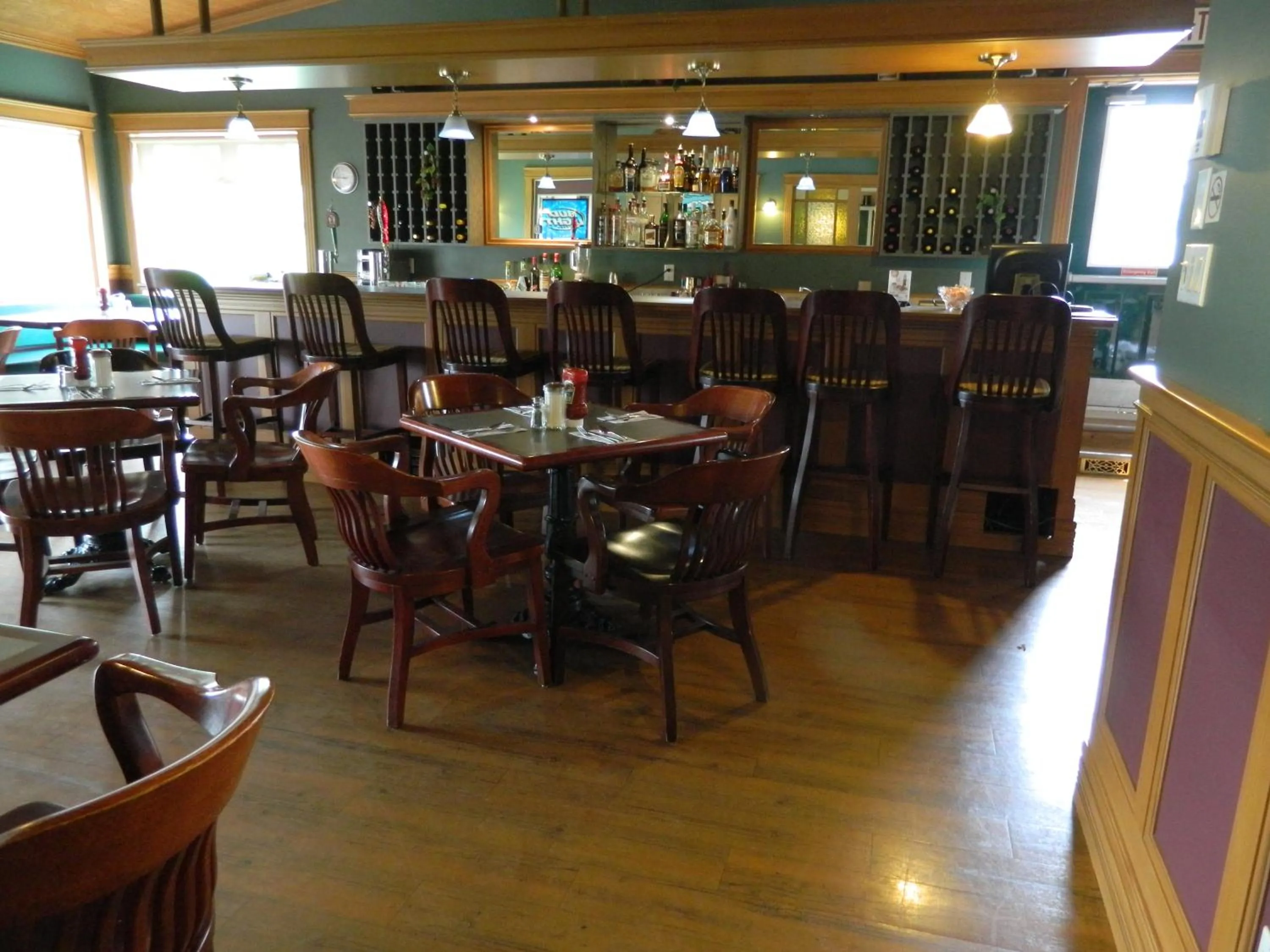 Lounge or bar in Hilltop Motel & Restaurant