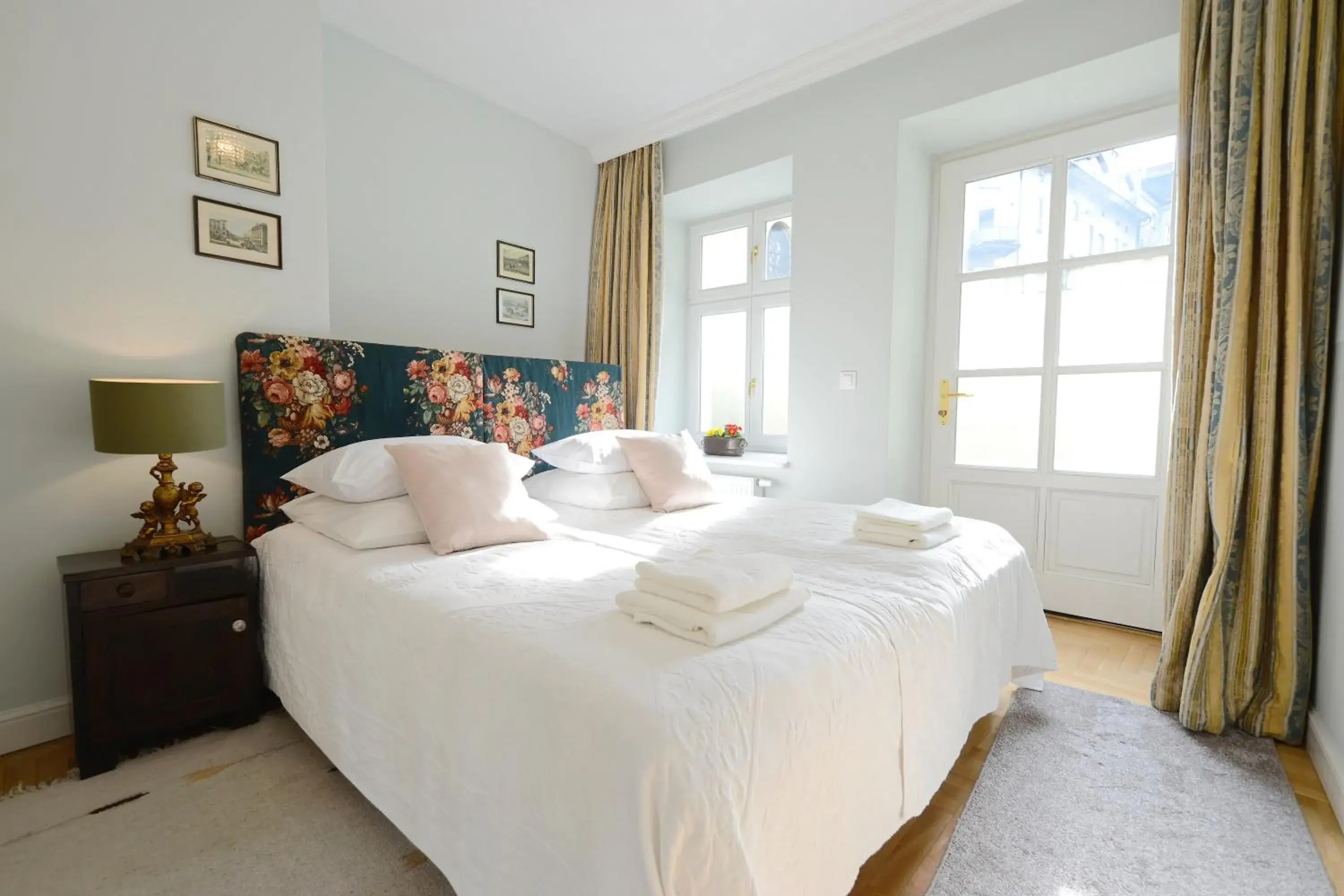 Deluxe with Private Patio in Crystal Suites Chez Helena Deluxe with Private Patio in Crystal Suites Chez Helena