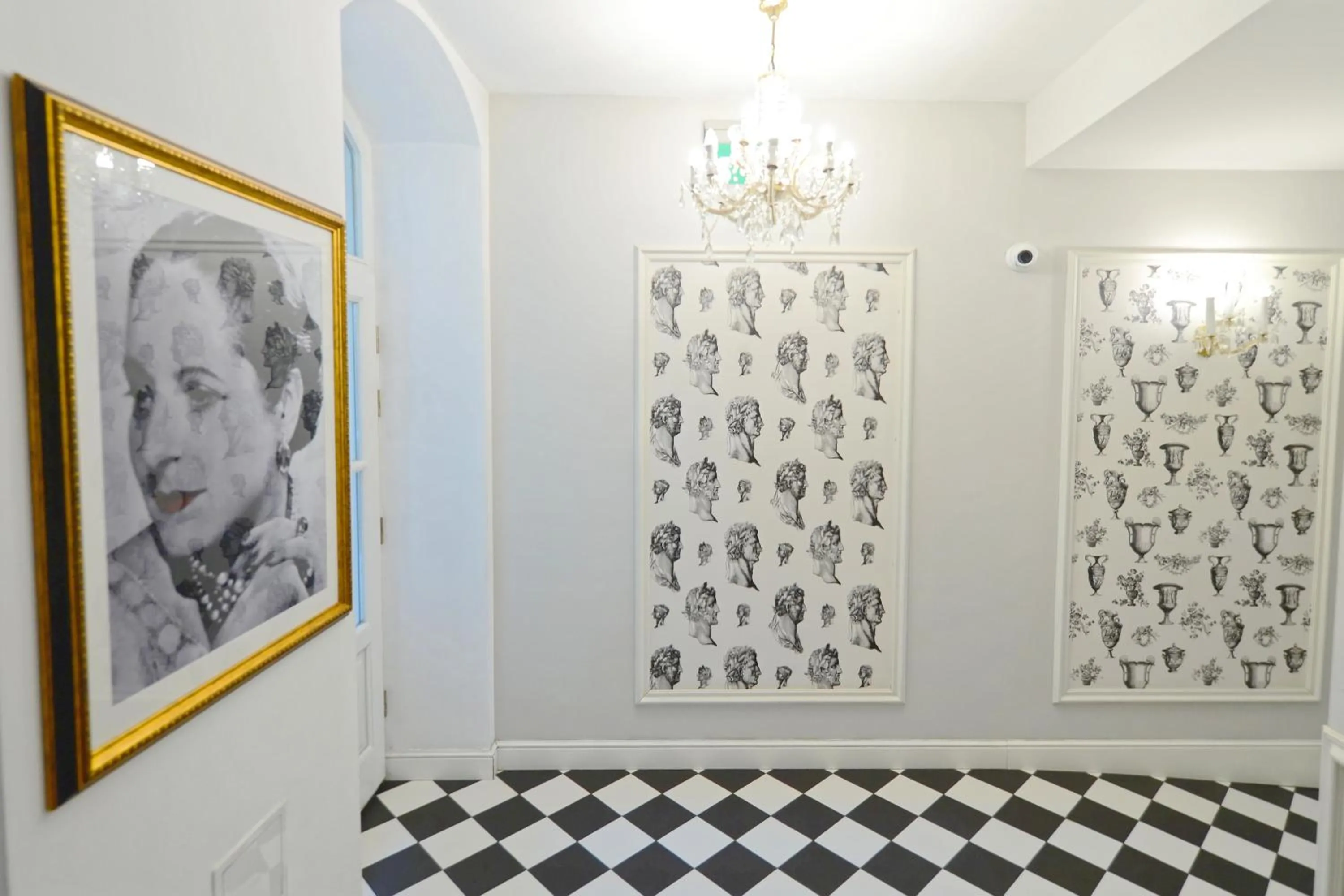 Decorative detail, Bed in Crystal Suites Chez Helena