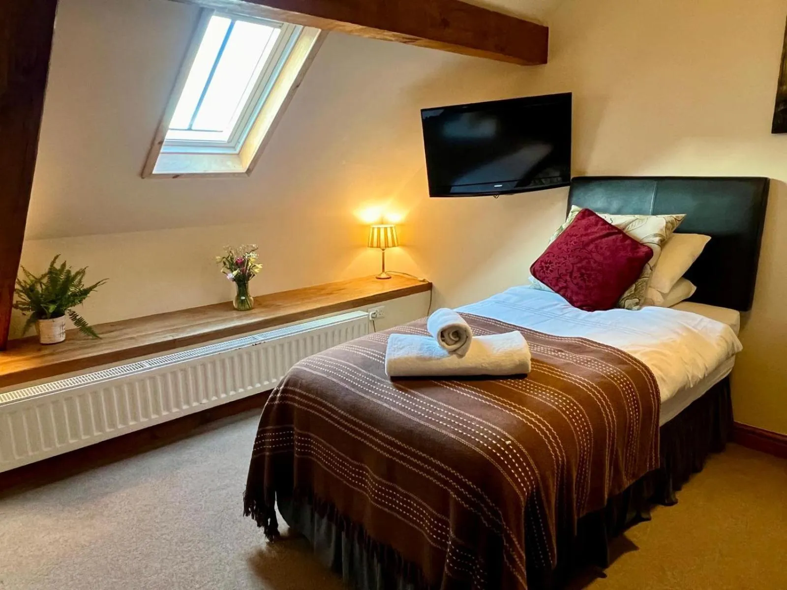 Bed in Dolgun Uchaf Historic B&B and Cottages in Snowdonia