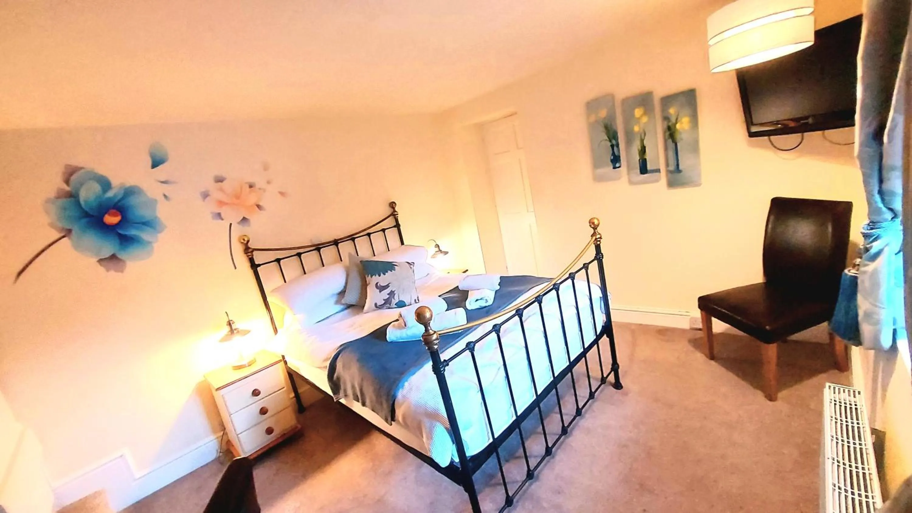 Bed in Dolgun Uchaf Historic B&B and Cottages in Snowdonia