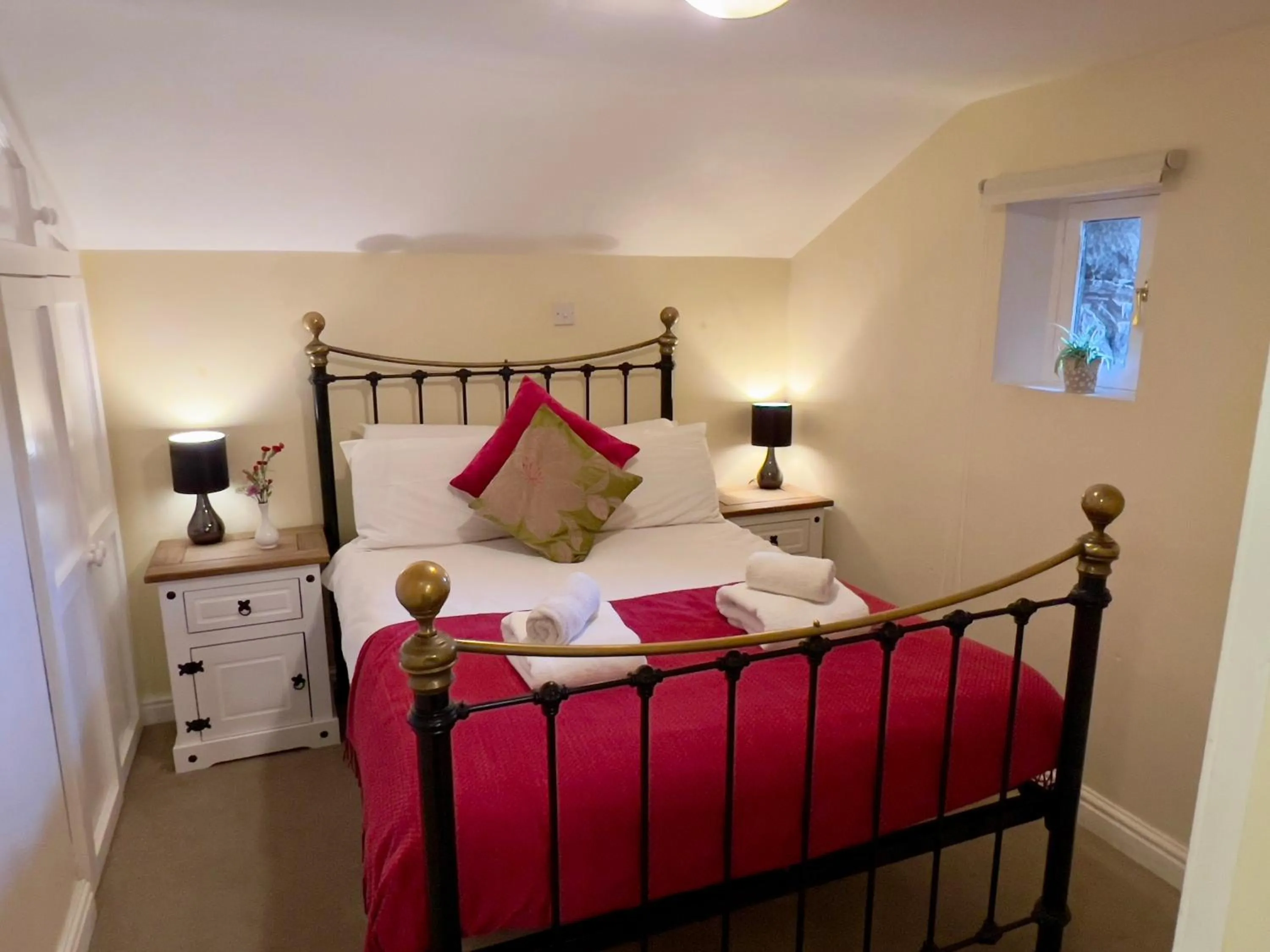 Bed in Dolgun Uchaf Historic B&B and Cottages in Snowdonia