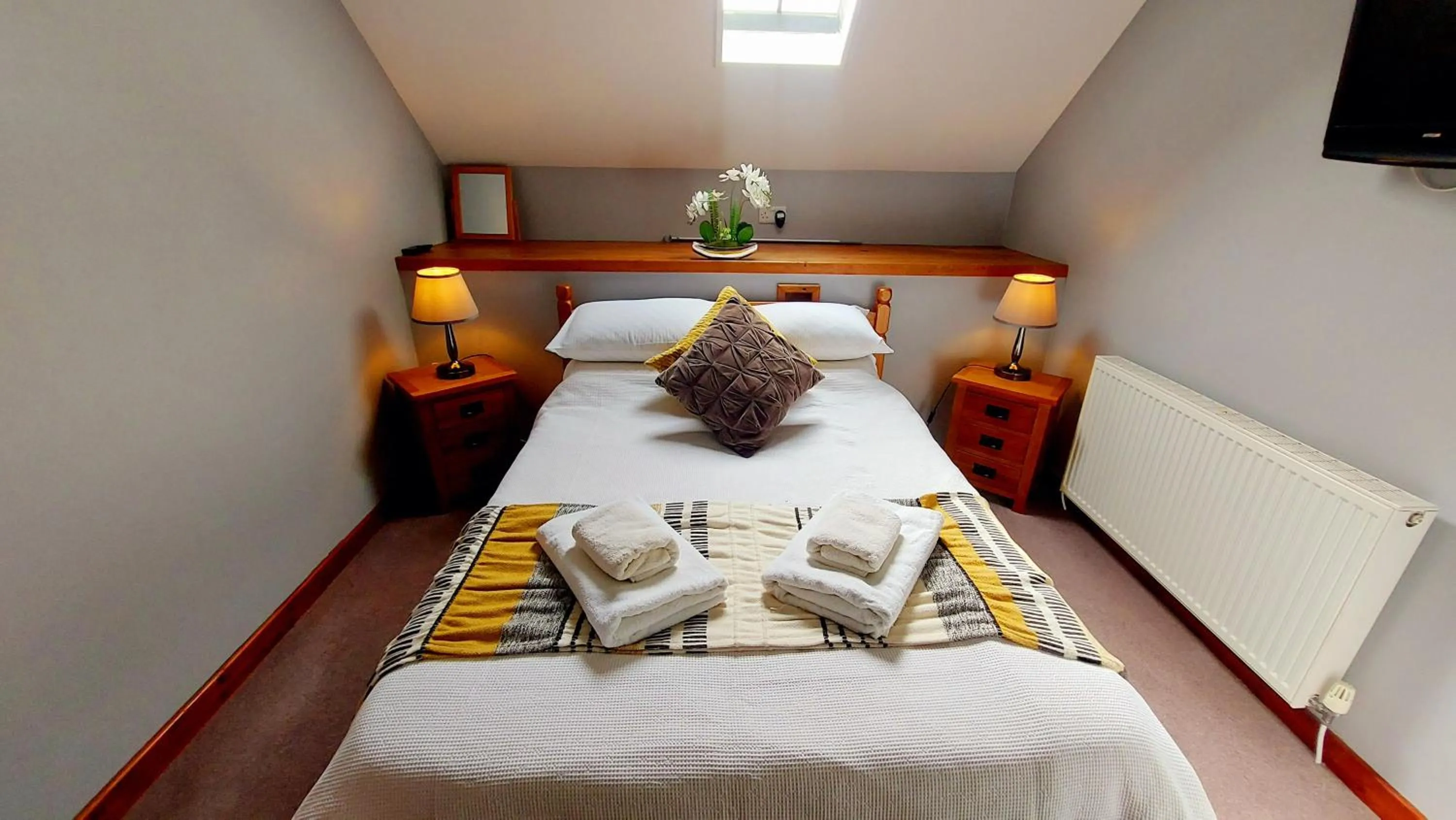 Bed in Dolgun Uchaf Historic B&B and Cottages in Snowdonia