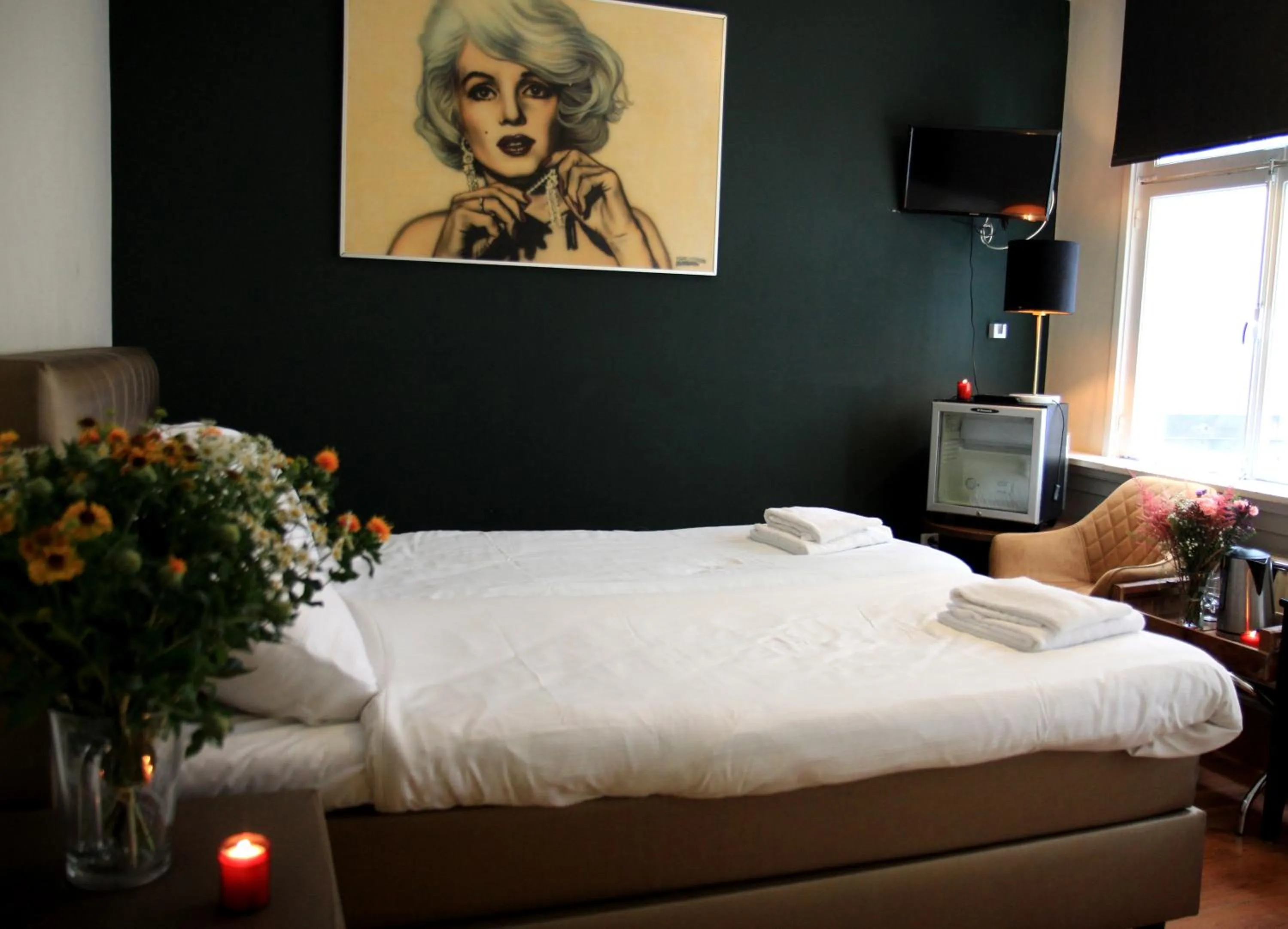 Bedroom, Bed in Hotel 55 - City Centre