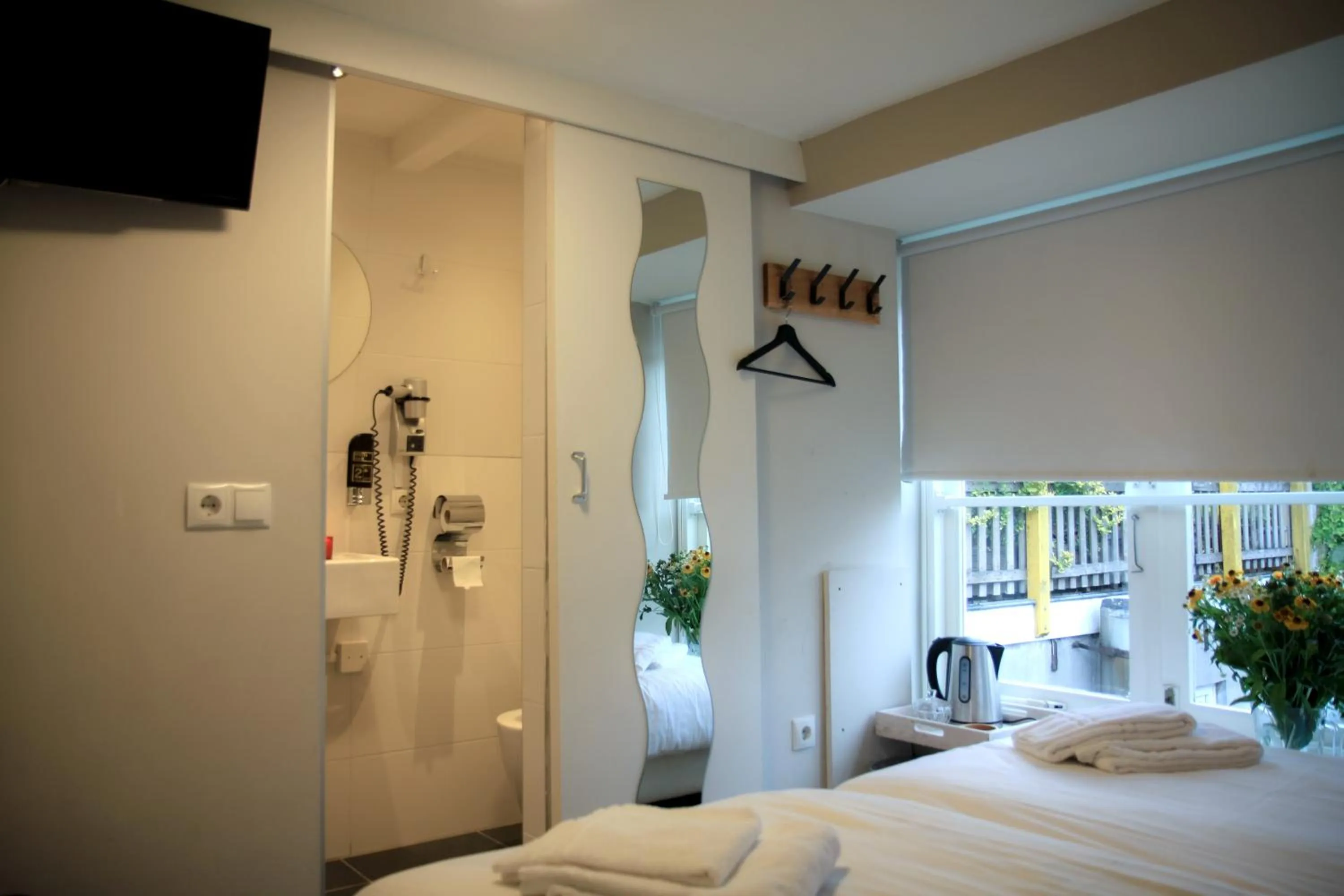 Photo of the whole room, Bed in Hotel 55 - City Centre