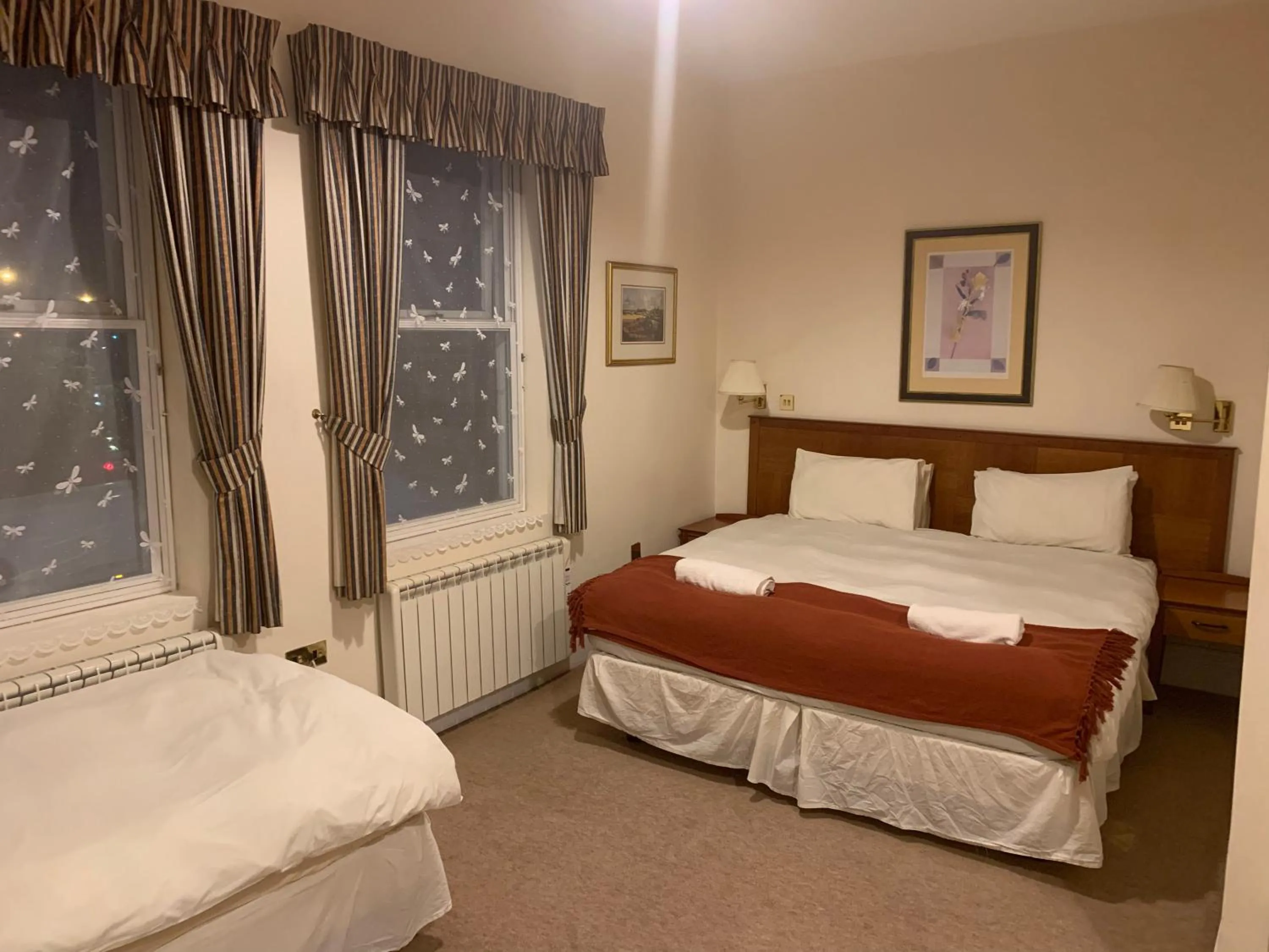 Bedroom, Bed in The Waterloo Hotel & Bistro