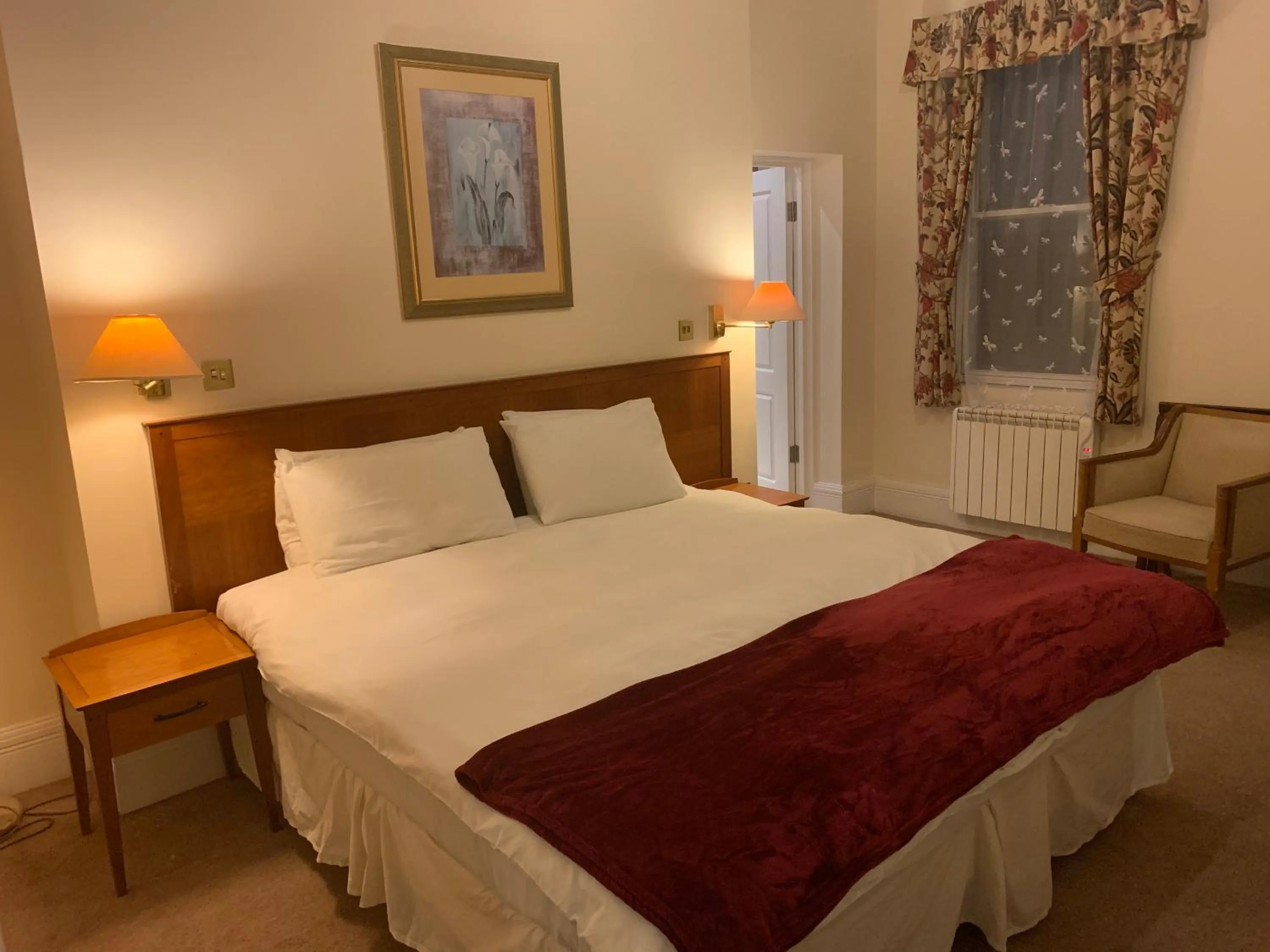 Bedroom, Bed in The Waterloo Hotel & Bistro