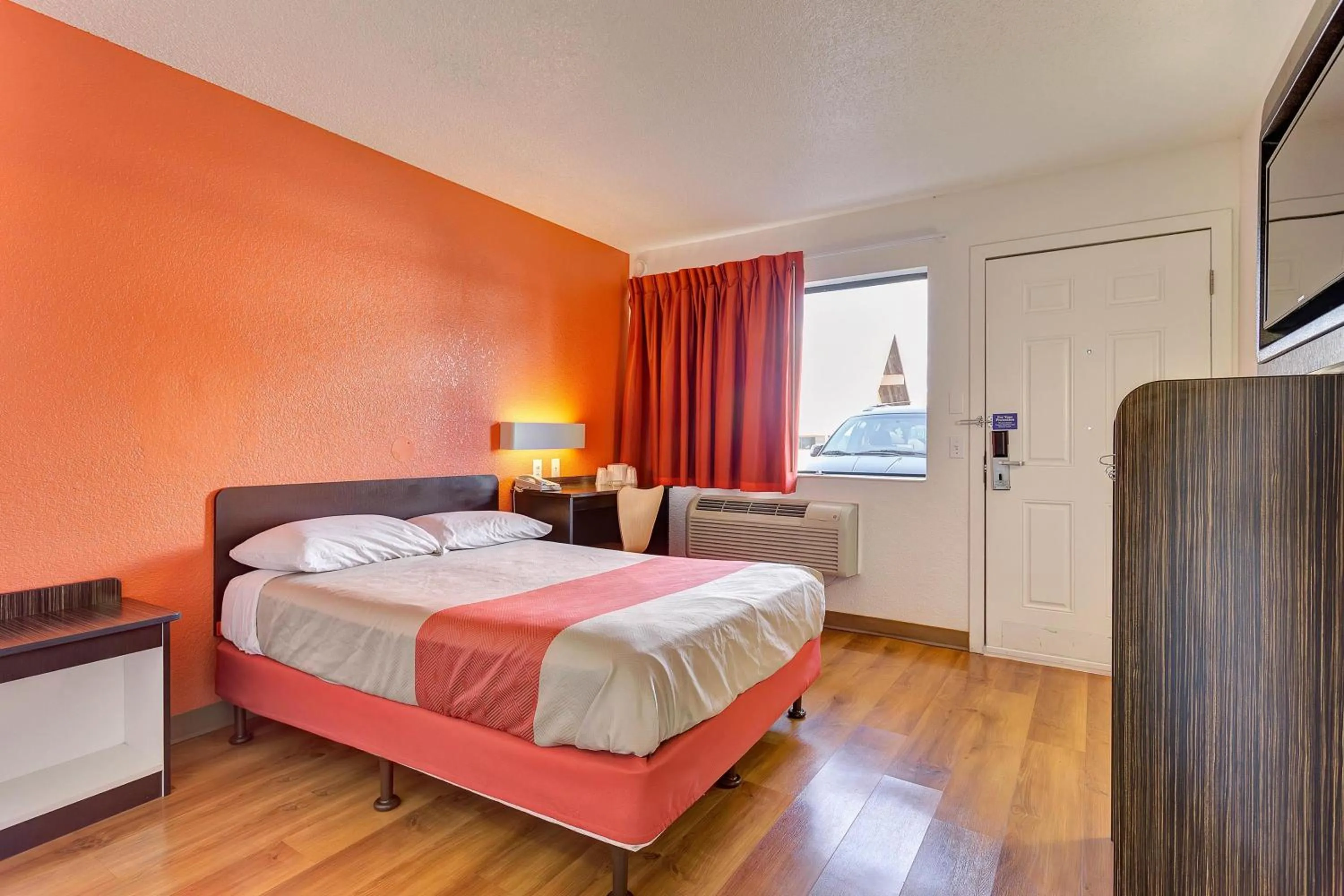 Bedroom, Bed in Motel 6 Santa Rosa - South