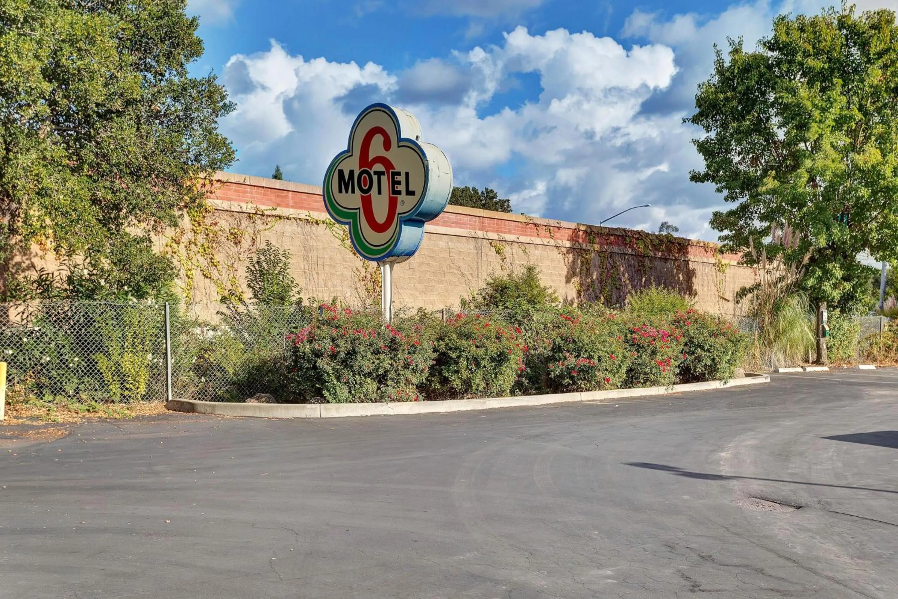 Property building in Motel 6 Santa Rosa - South
