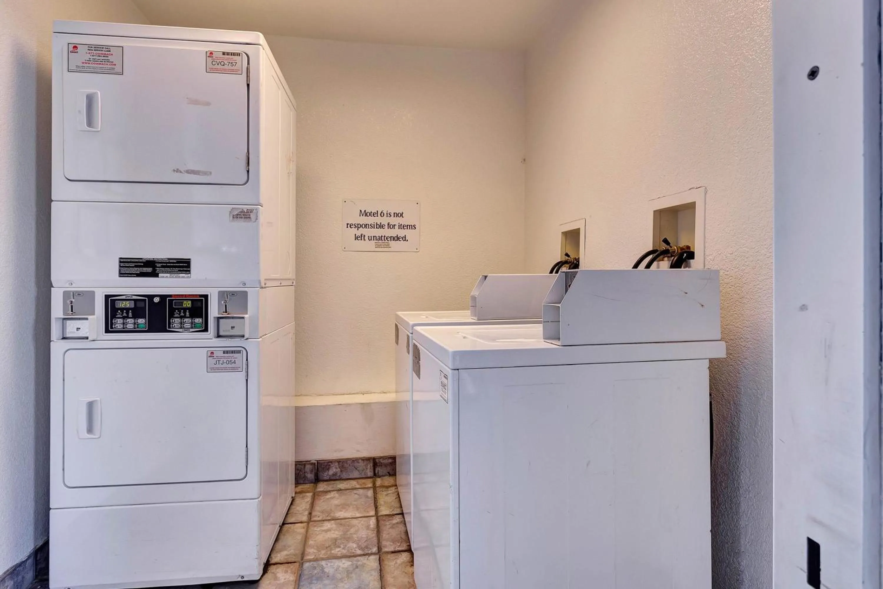 Property building in Motel 6 Santa Rosa - South