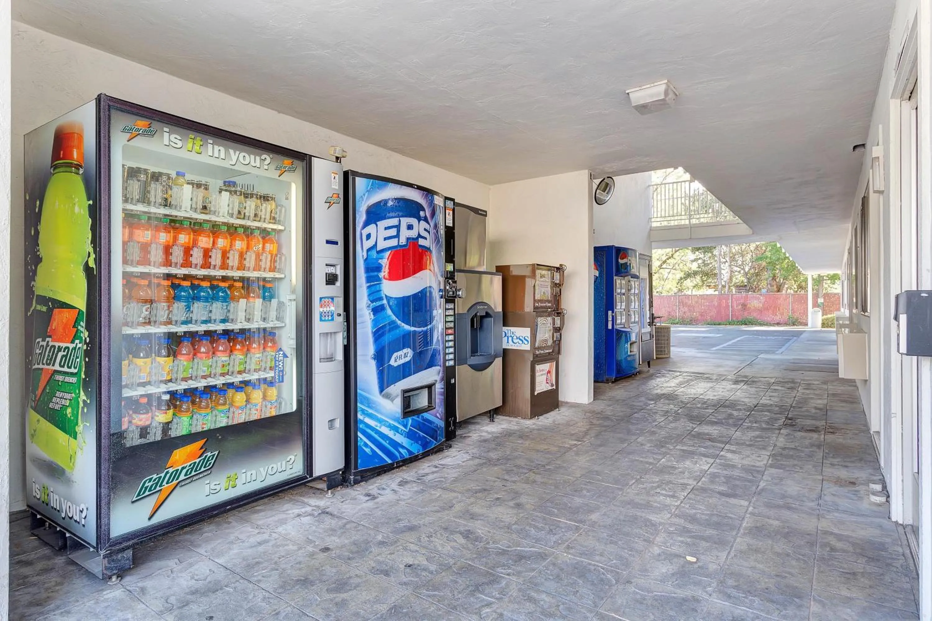 Property building in Motel 6 Santa Rosa - South