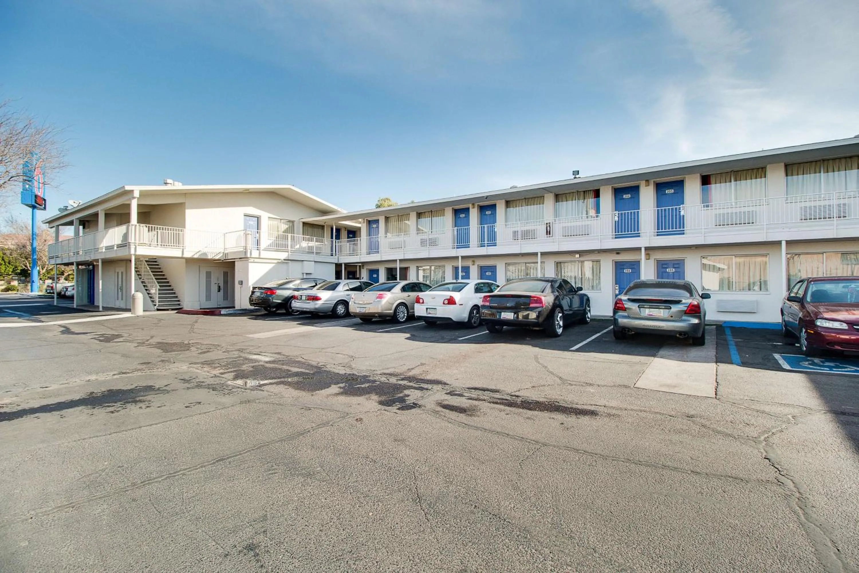 Property building in Motel 6-Phoenix, AZ - East