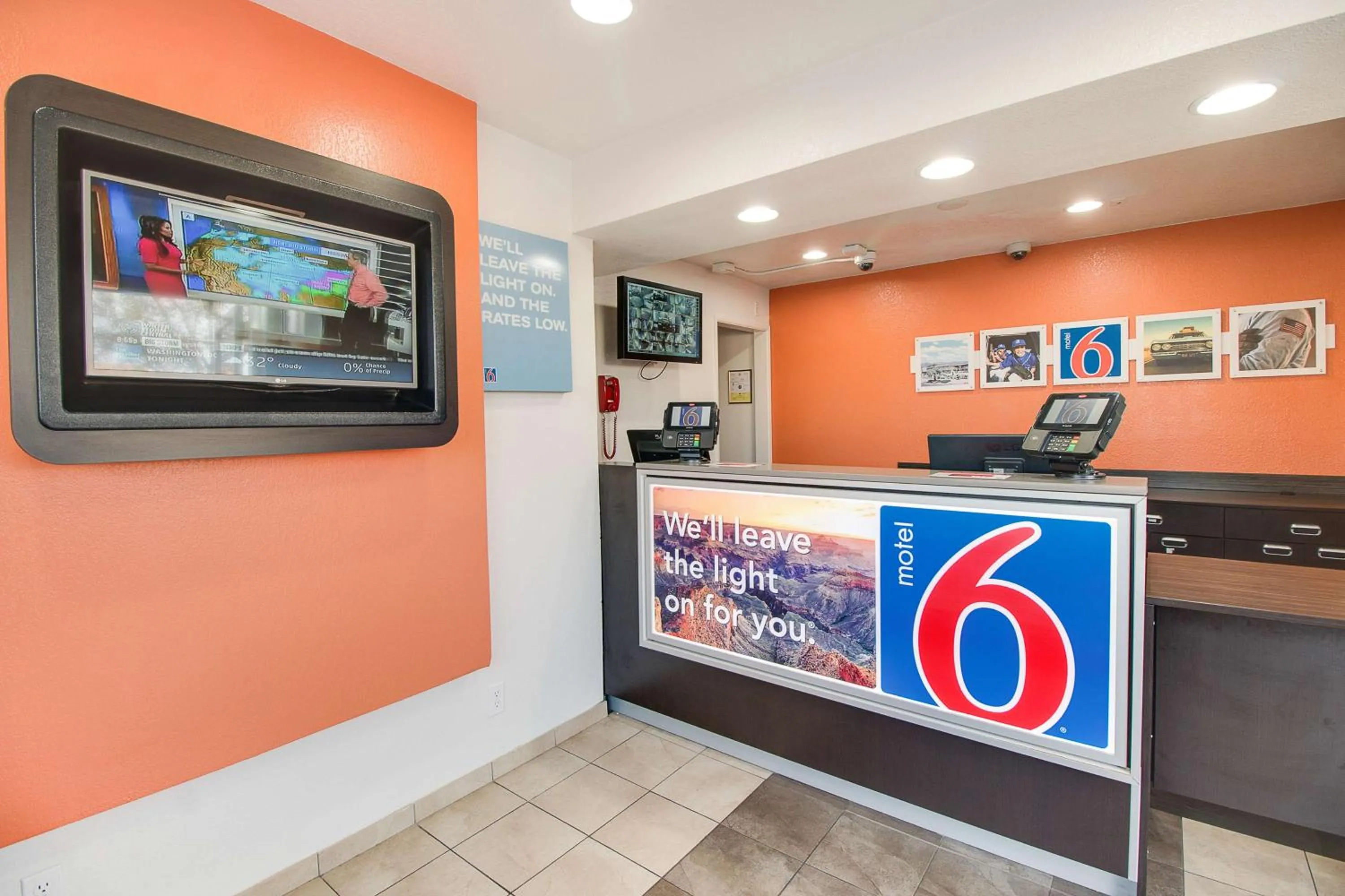 Lobby or reception in Motel 6-Phoenix, AZ - East