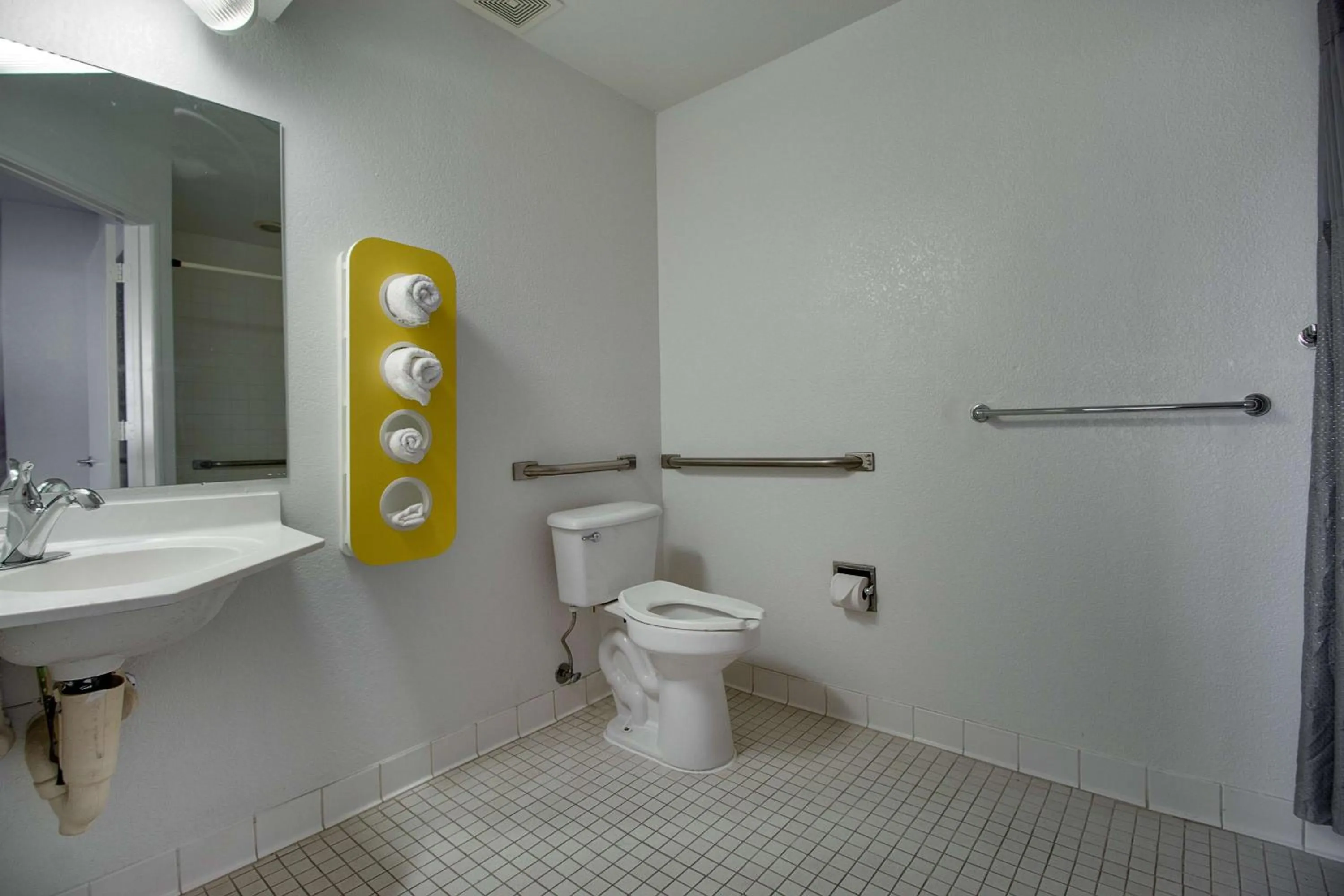 Bathroom in Motel 6-Phoenix, AZ - East