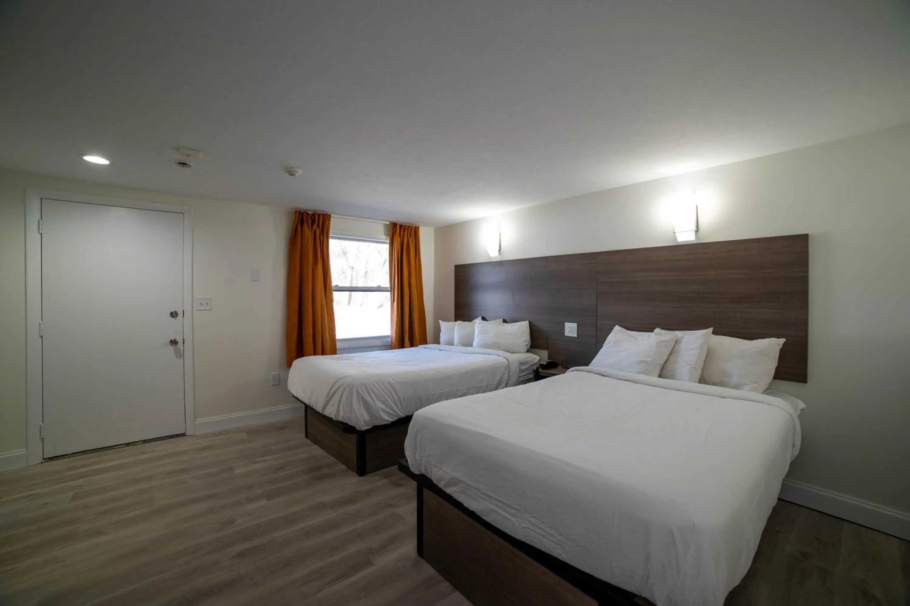 Bed in Viking Shores Motor Inn