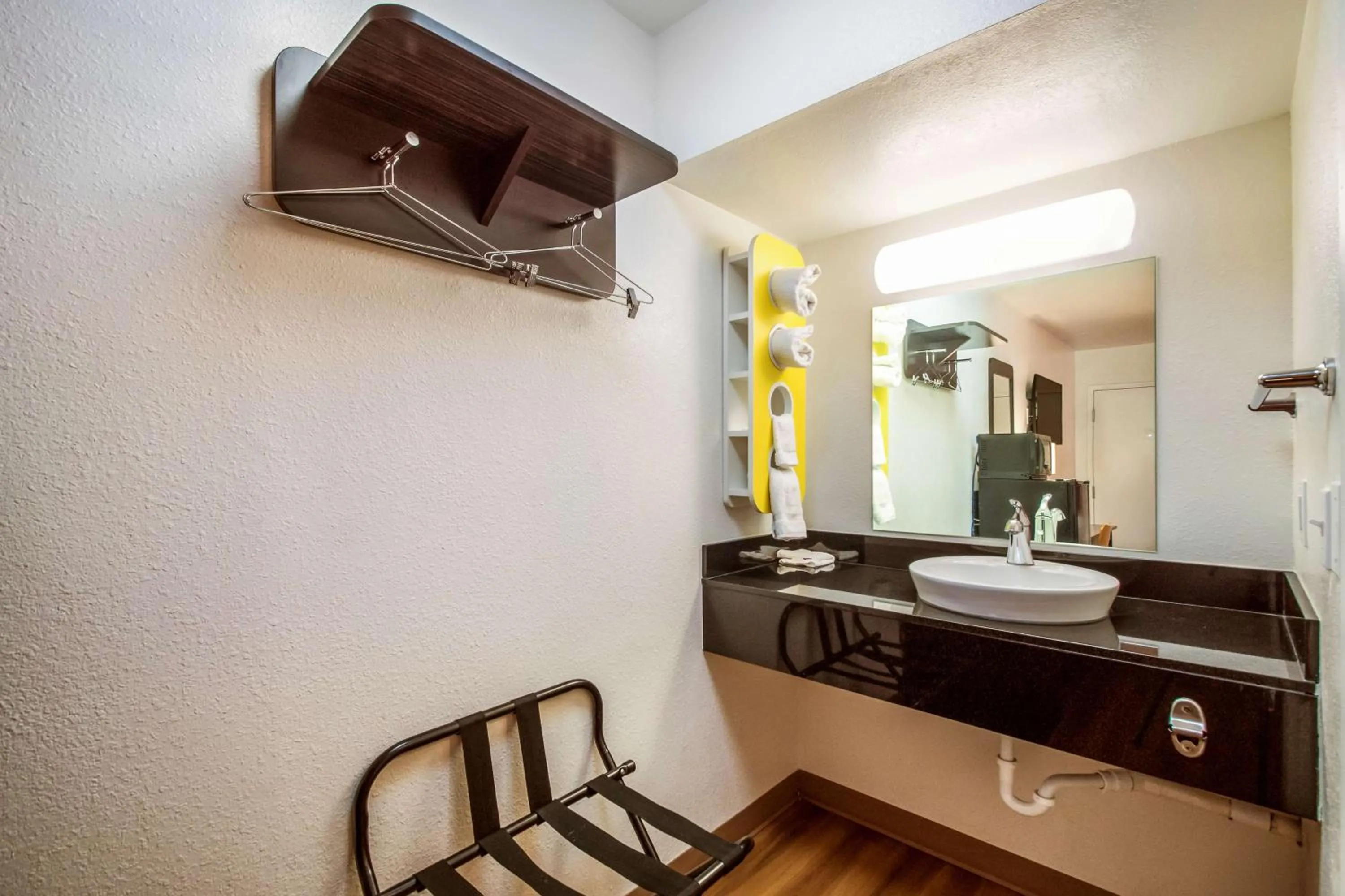 Shower in Motel 6-Youngtown, AZ - Phoenix - Sun City