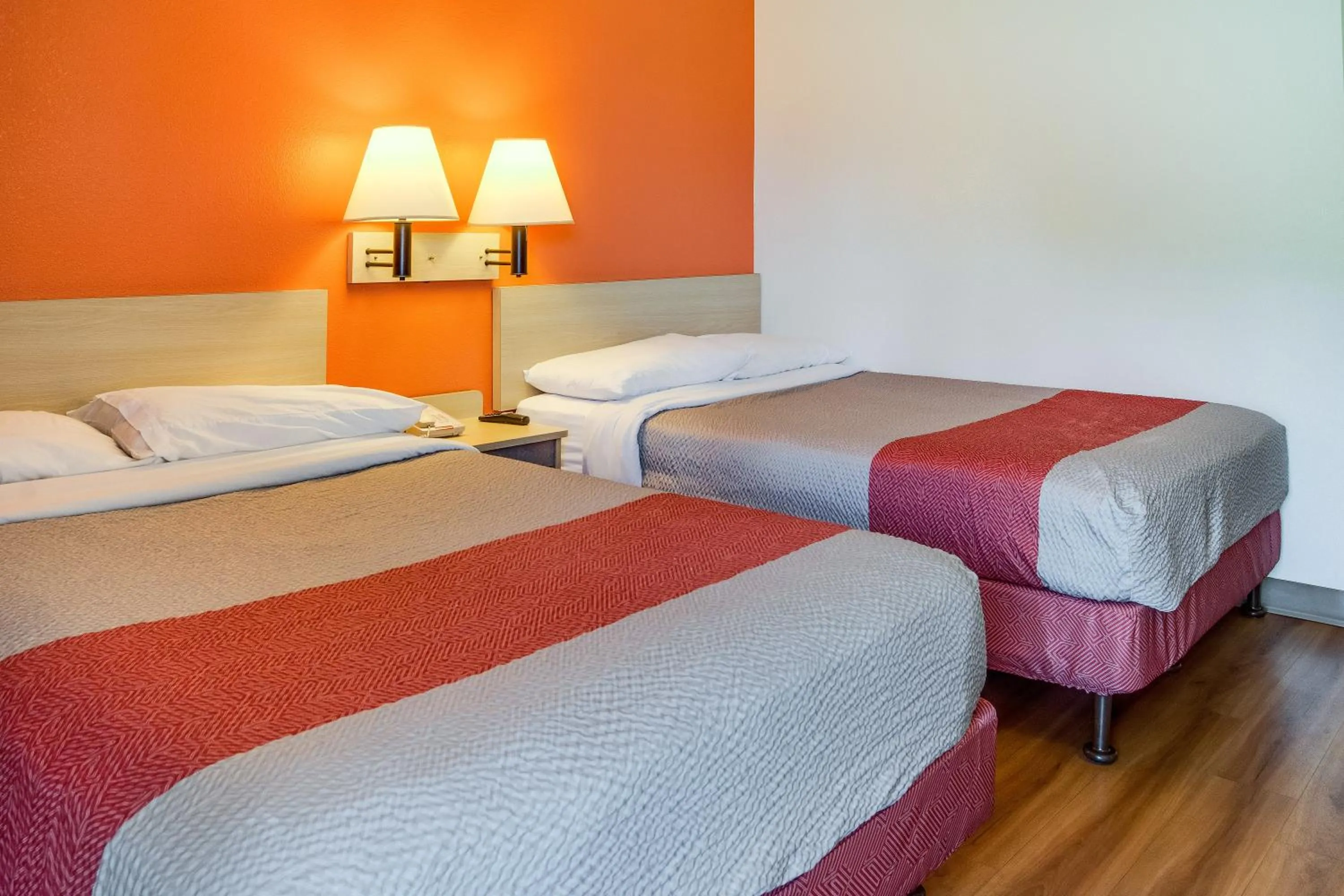 Bed in Motel 6-Kelso, WA - Mt. St. Helens