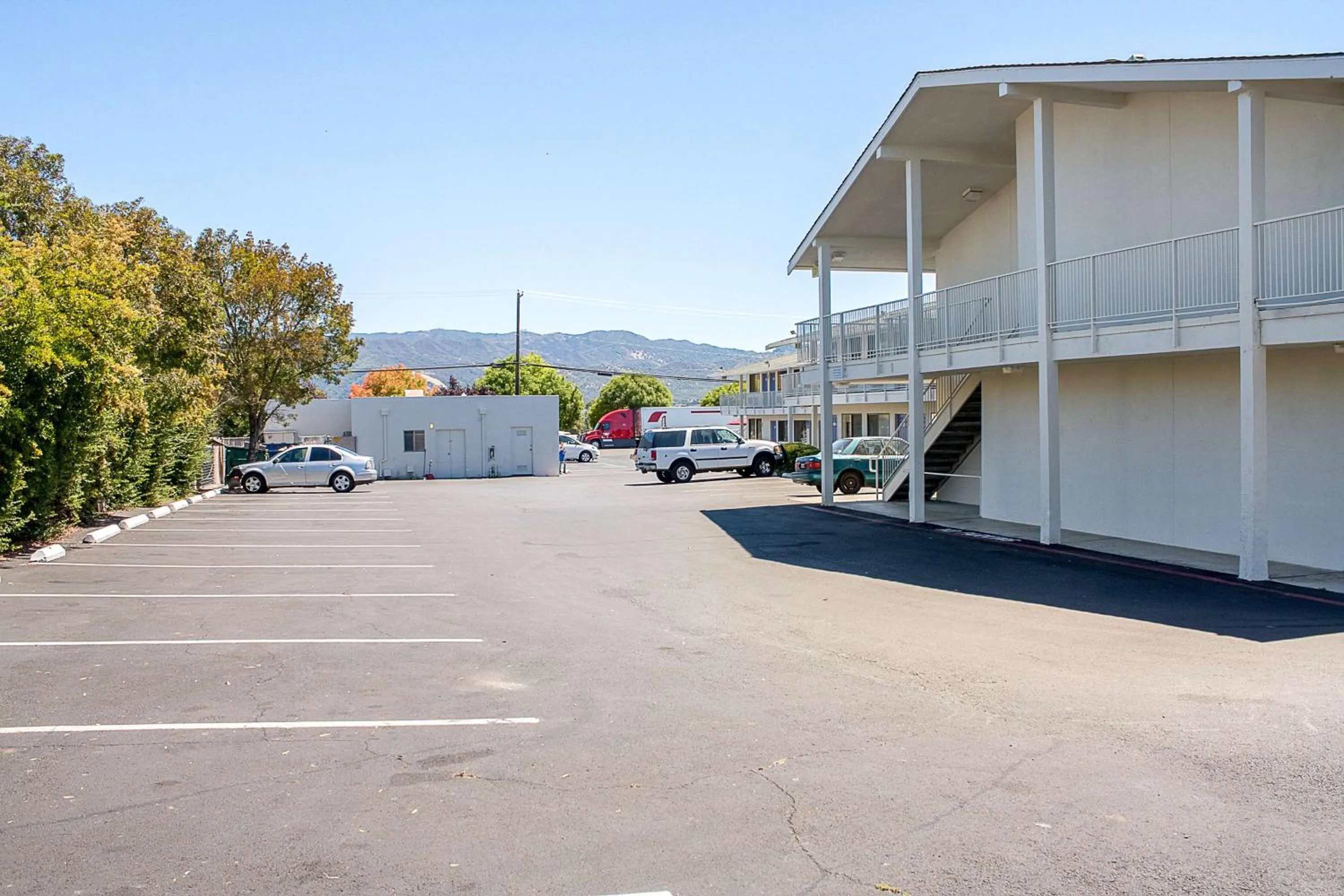Property building in Motel 6-Ukiah, CA