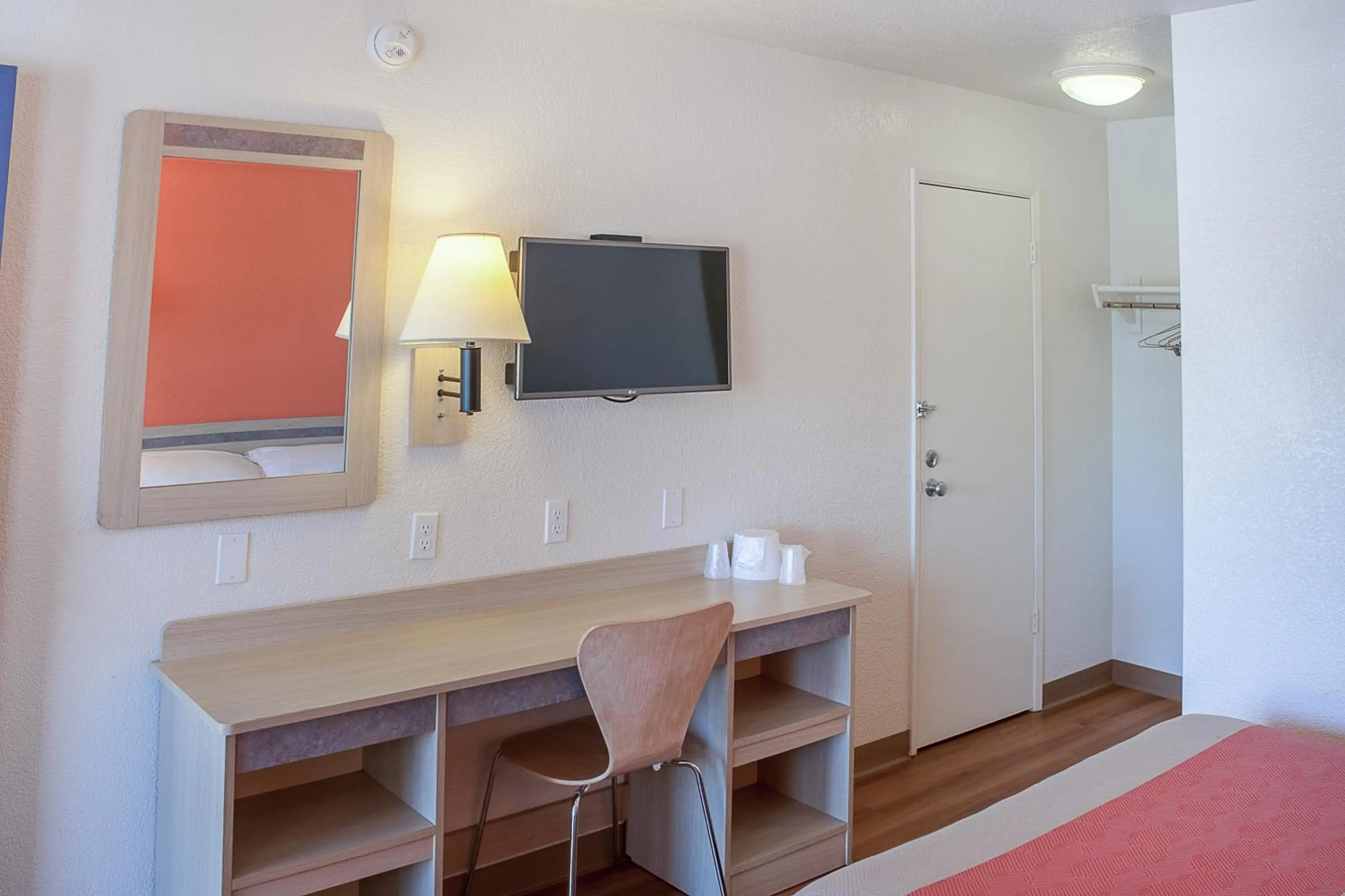 Bedroom in Motel 6-Ukiah, CA