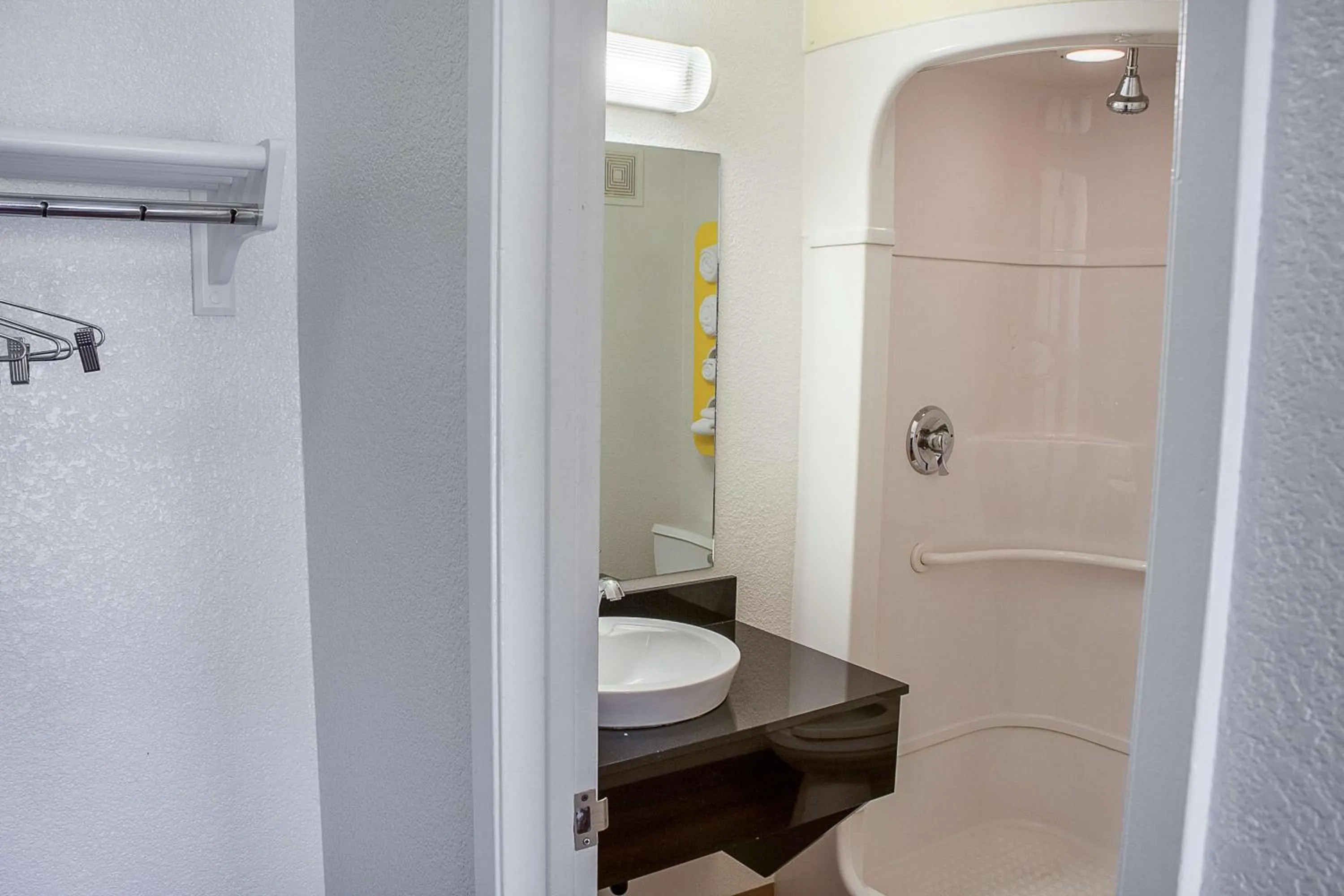 Shower in Motel 6-Ukiah, CA