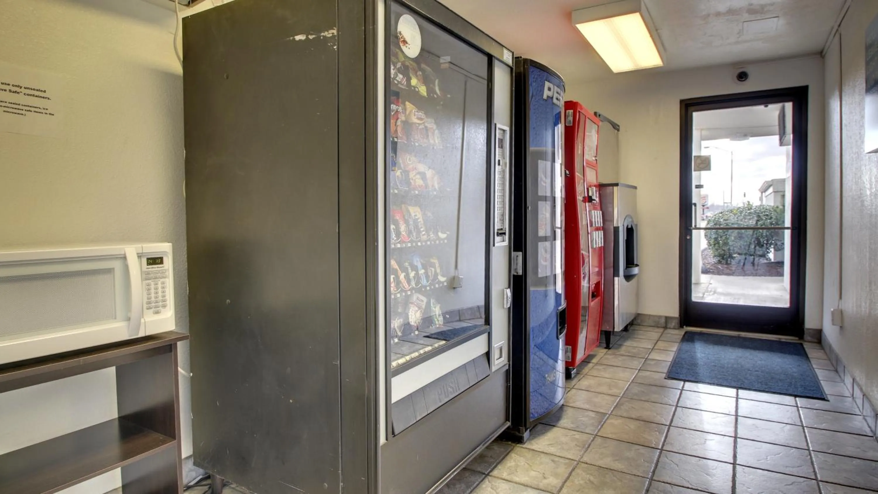 Decorative detail in Motel 6 Elizabethtown