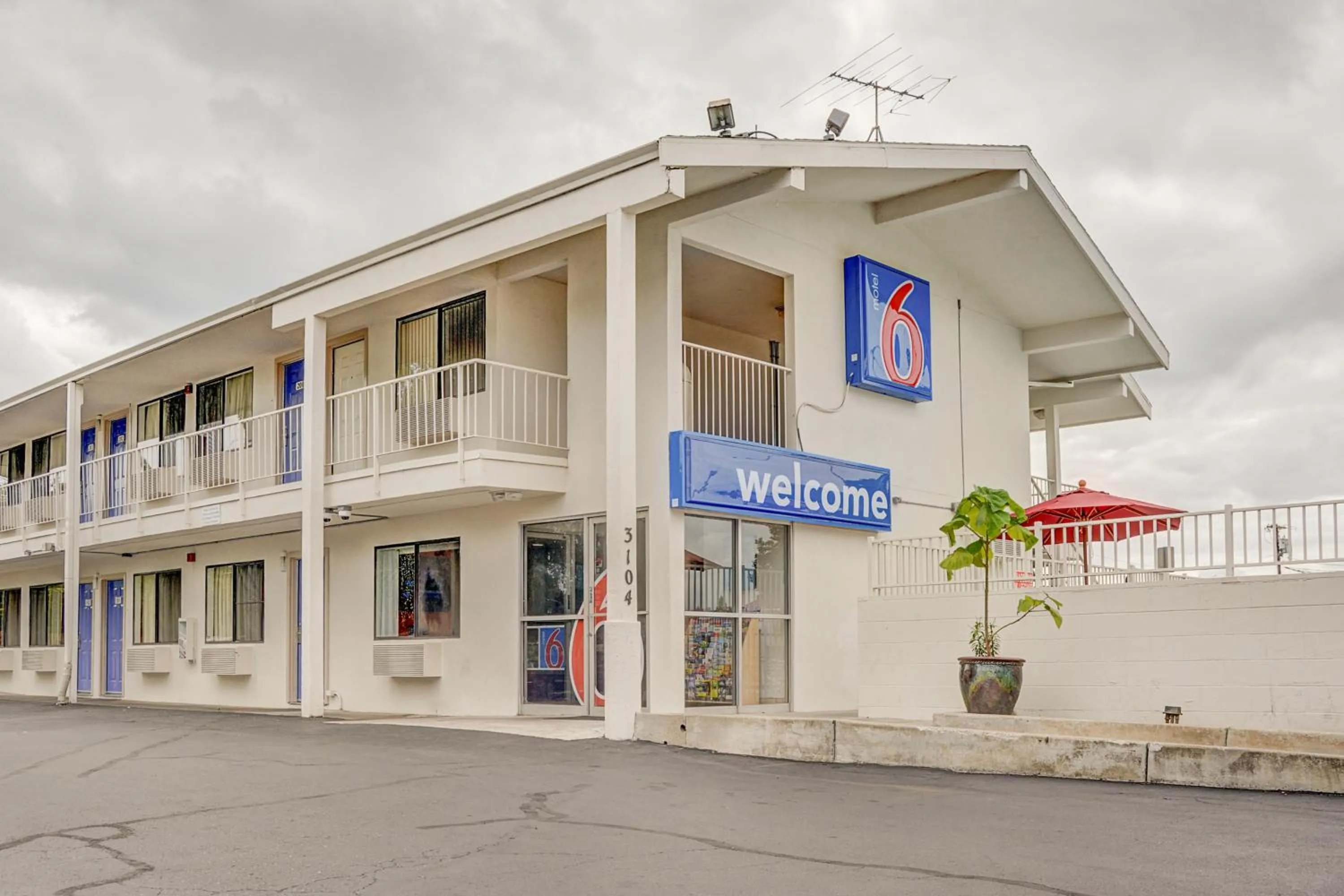 View (from property/room) in Motel 6-Portland, OR - Central