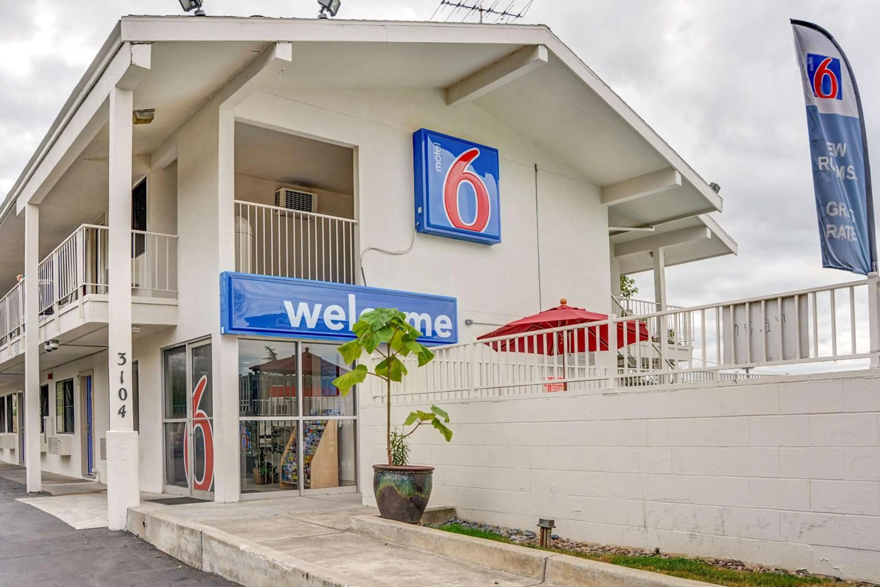Property building in Motel 6-Portland, OR - Central