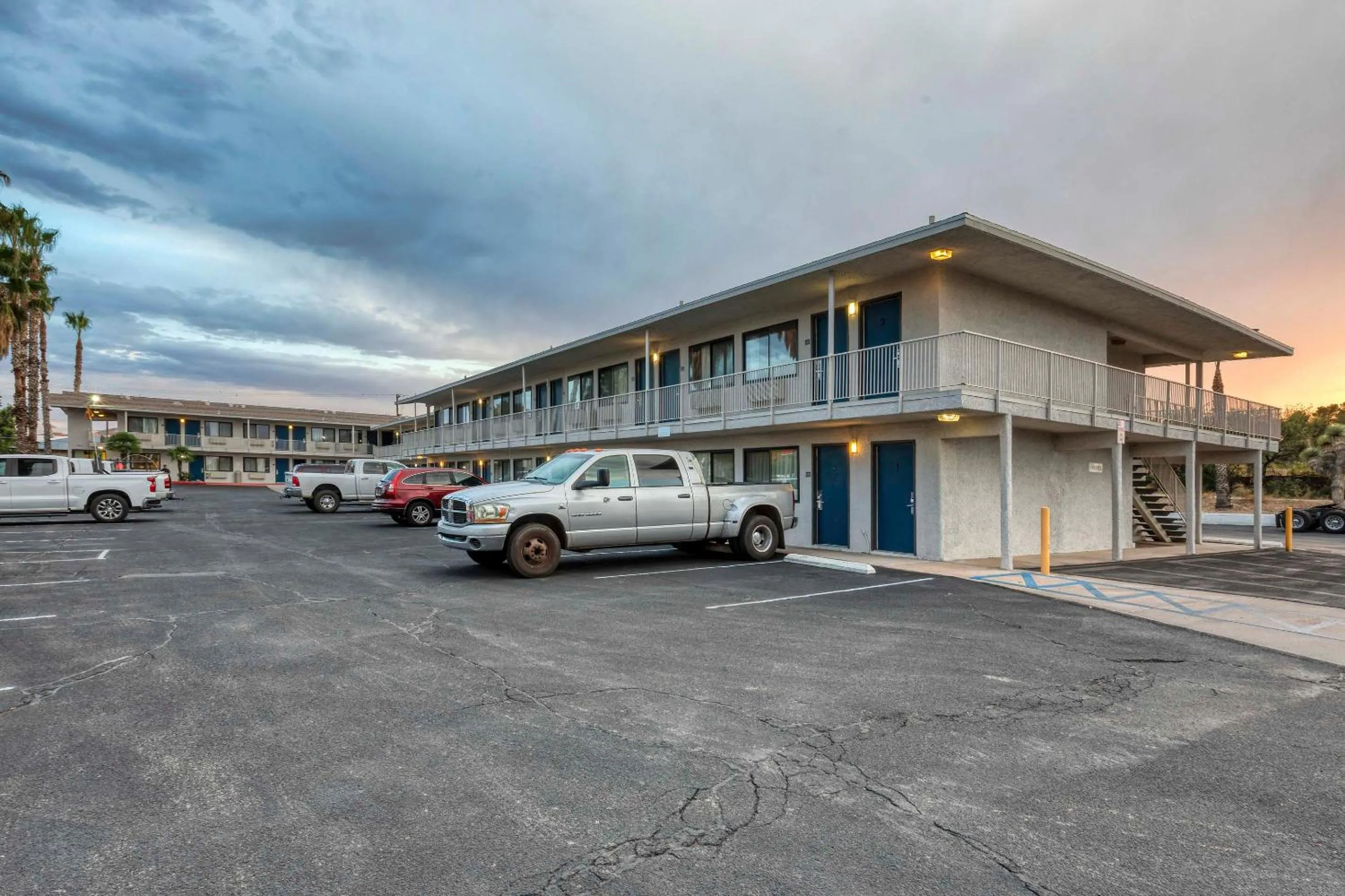Property building in Motel 6-Nogales, AZ - Mariposa Road