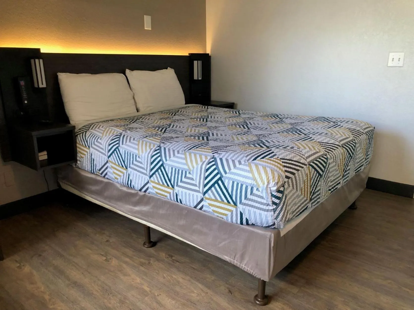 Bed in Motel 6-Nogales, AZ - Mariposa Road