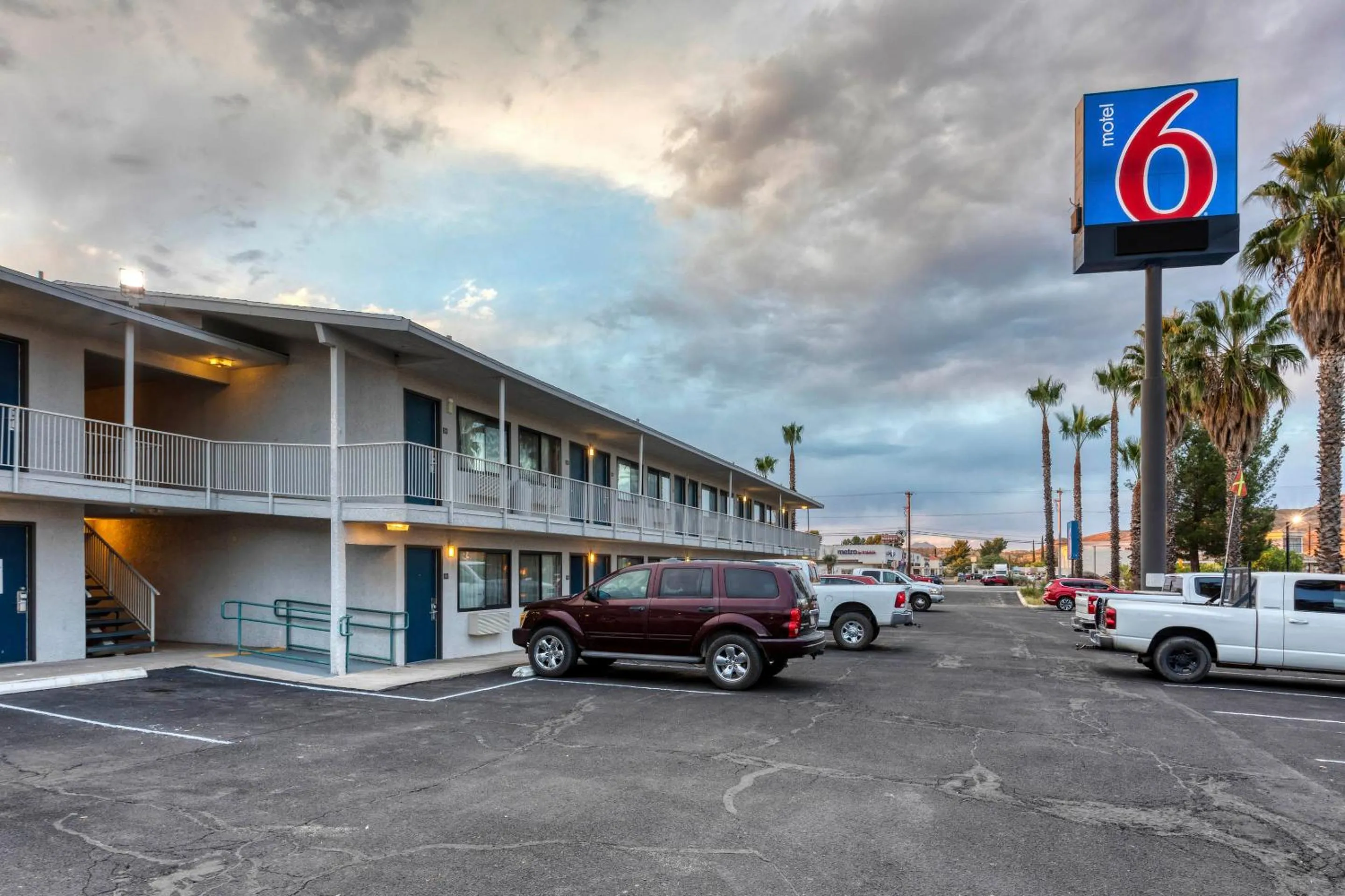 Property building in Motel 6-Nogales, AZ - Mariposa Road