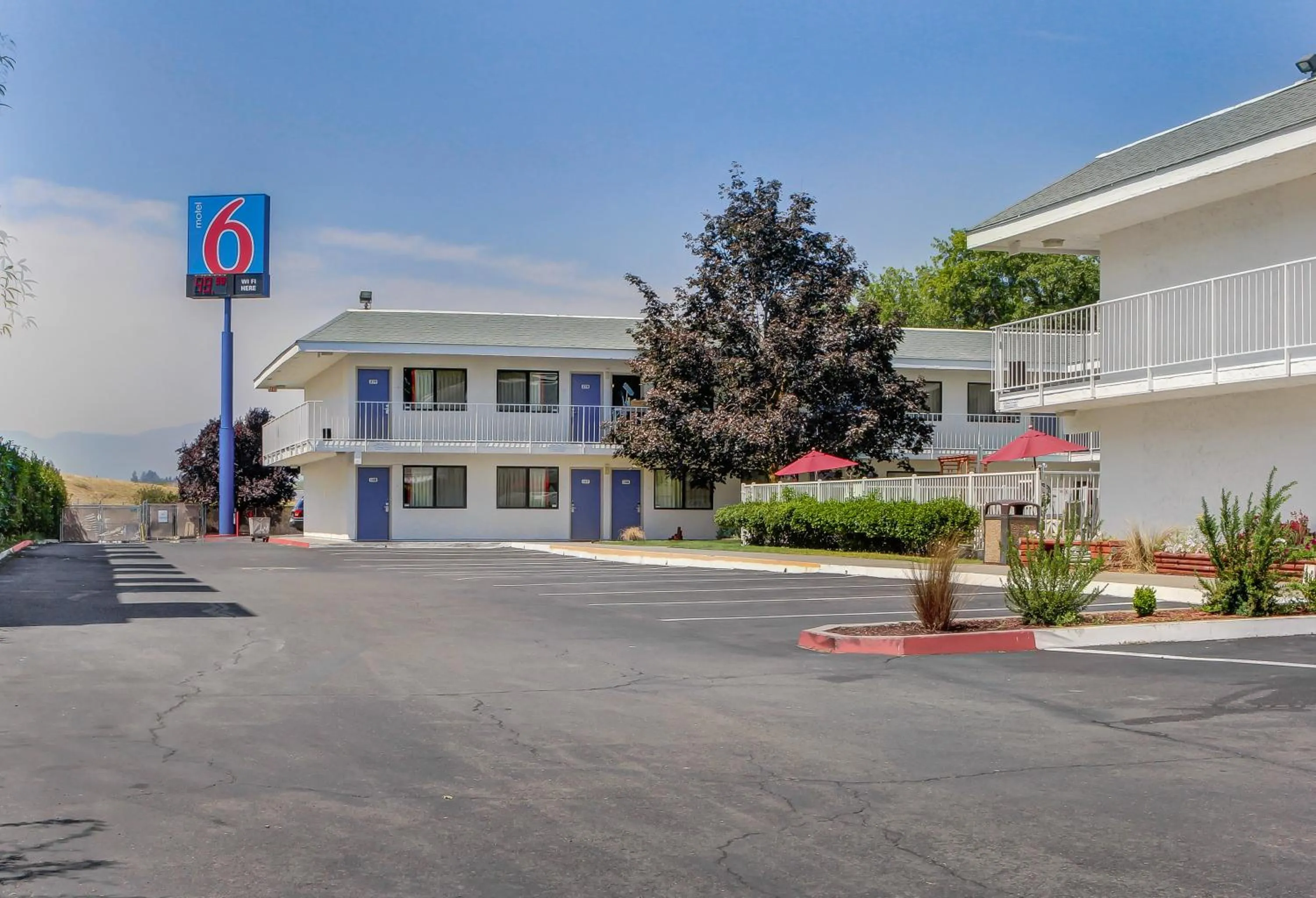 Facade/entrance in Motel 6-Medford, OR