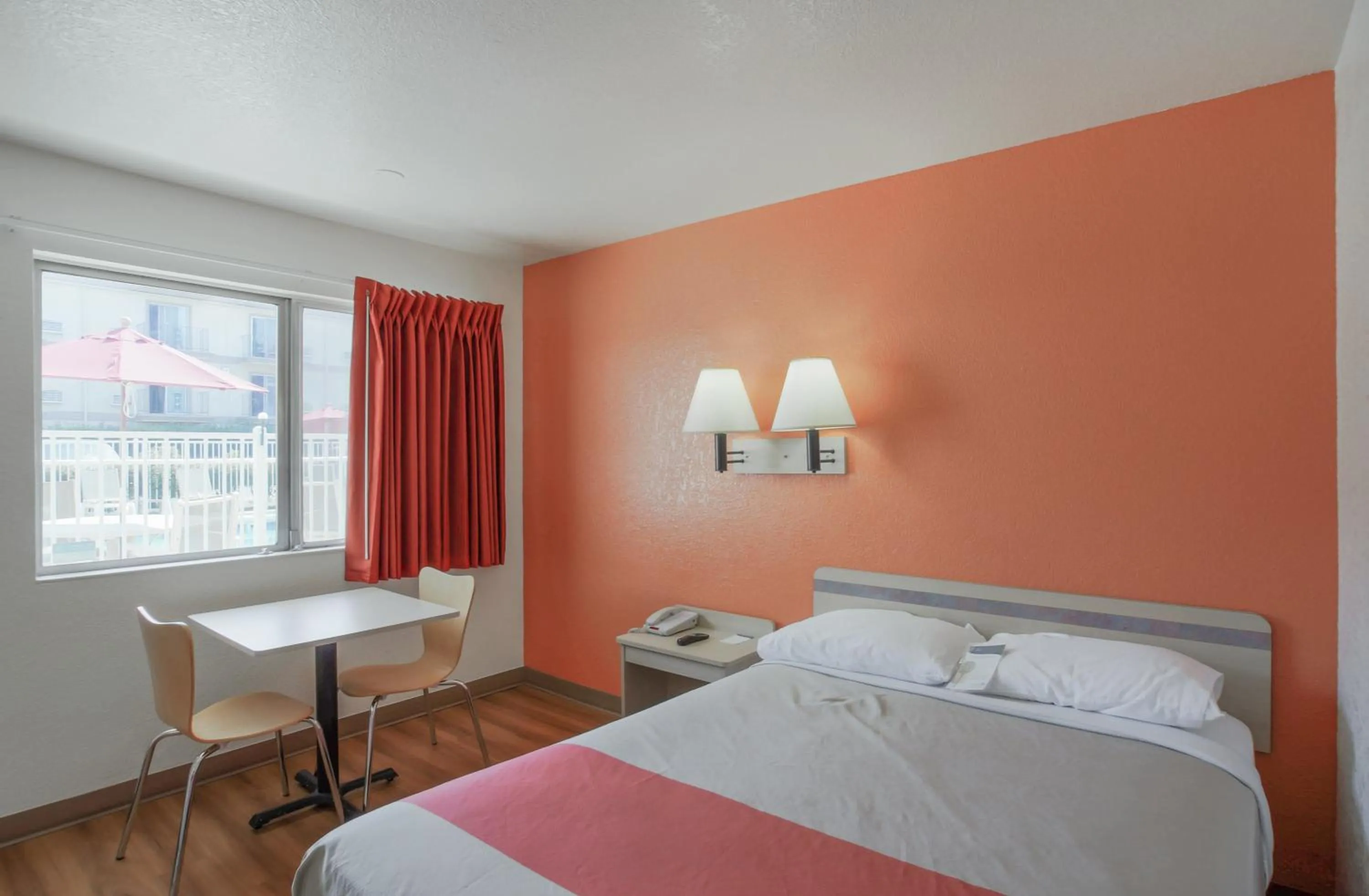 Bedroom, Bed in Motel 6-Medford, OR