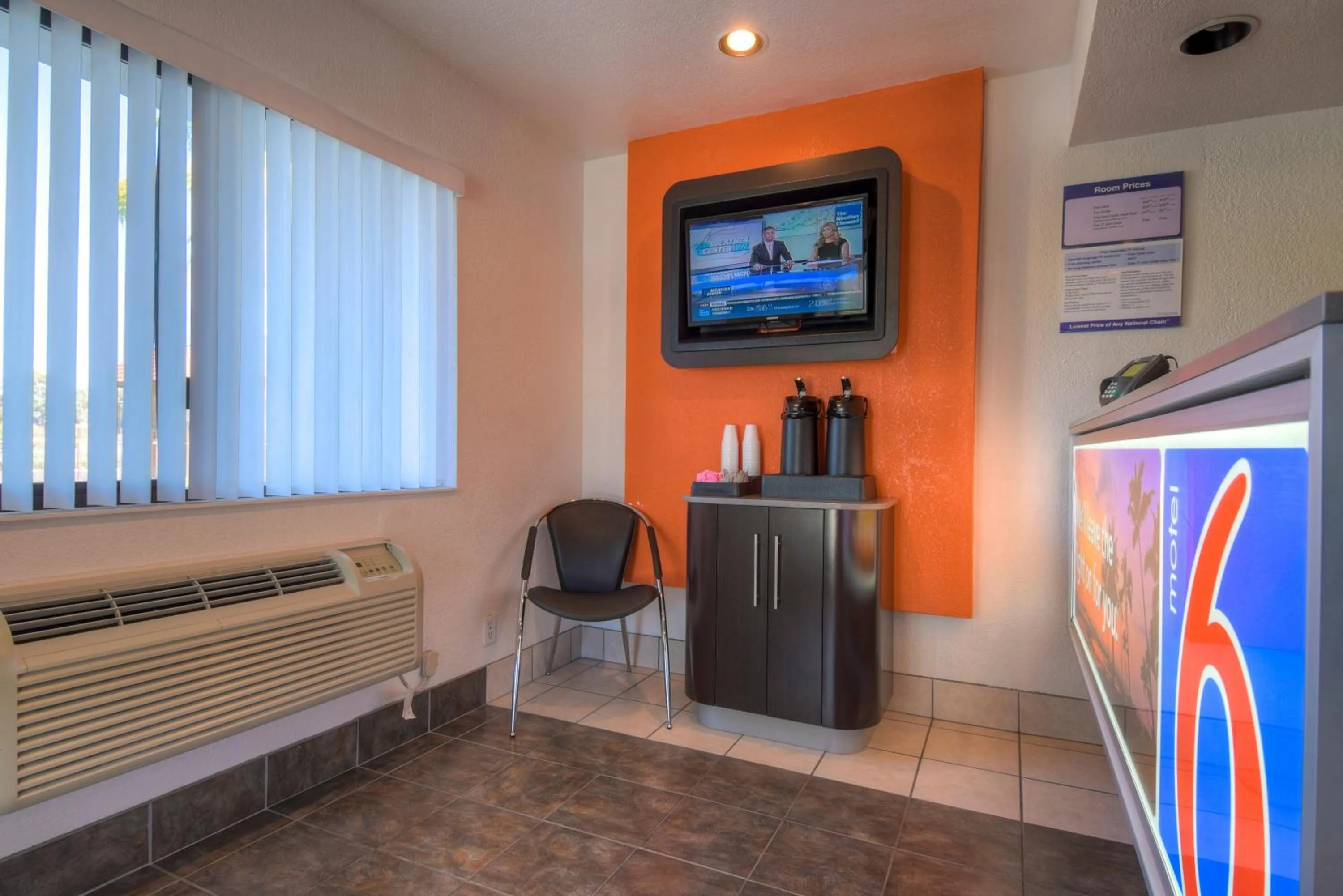 Lobby or reception in Motel 6-San Ysidro, CA - San Diego - Border